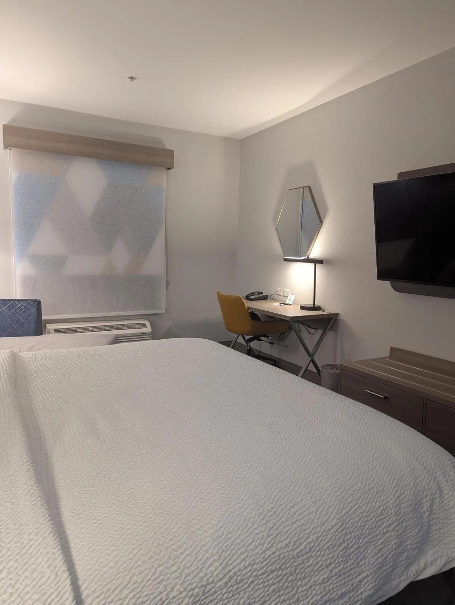 Bedroom, Bed in Holiday Inn Express Hotel & Suites Loveland by IHG