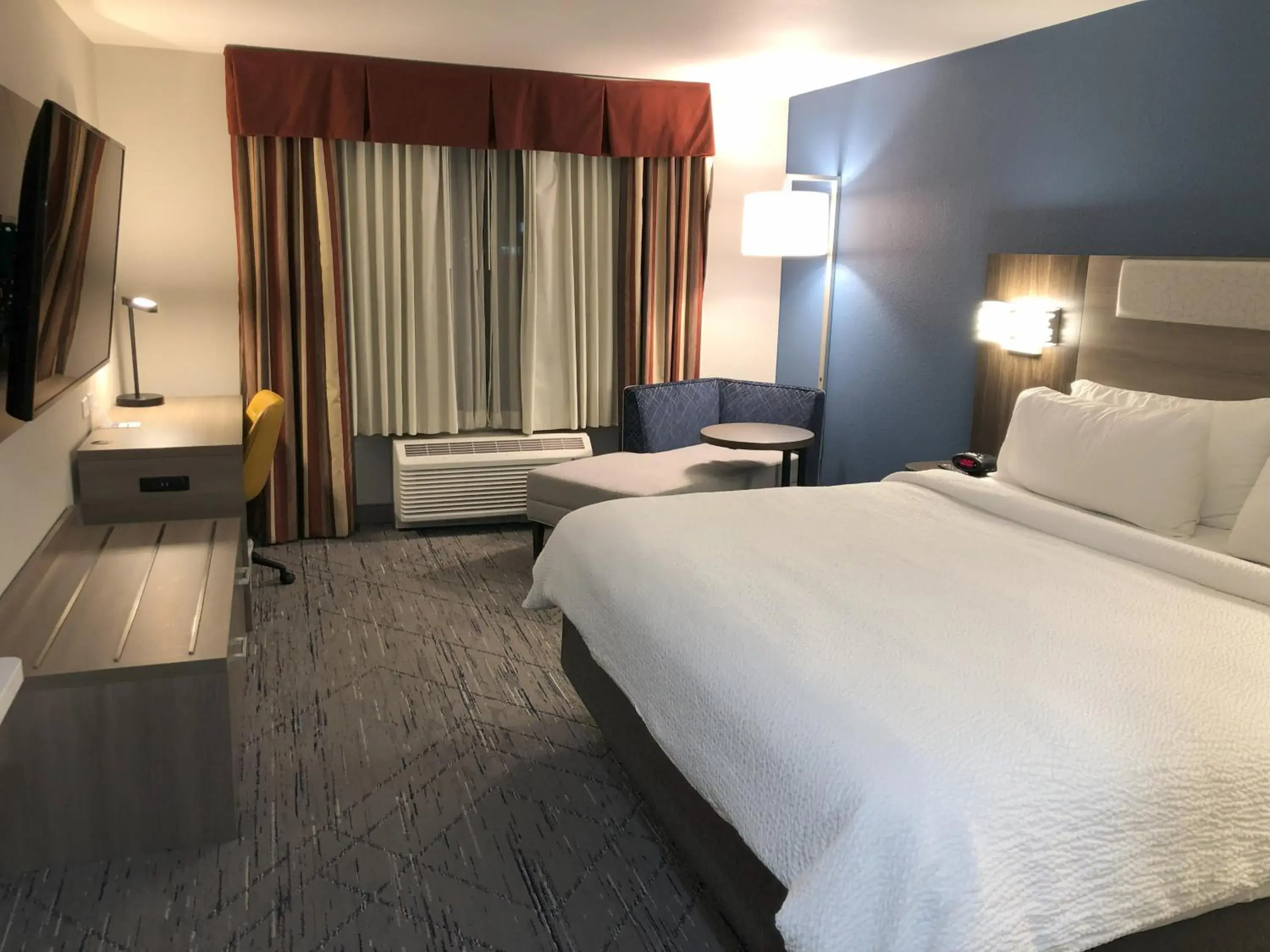 Standard King Room with Extra Space in Holiday Inn Express Hotel & Suites Loveland by IHG Standard King Room with Extra Space in Holiday Inn Express Hotel & Suites Loveland by IHG