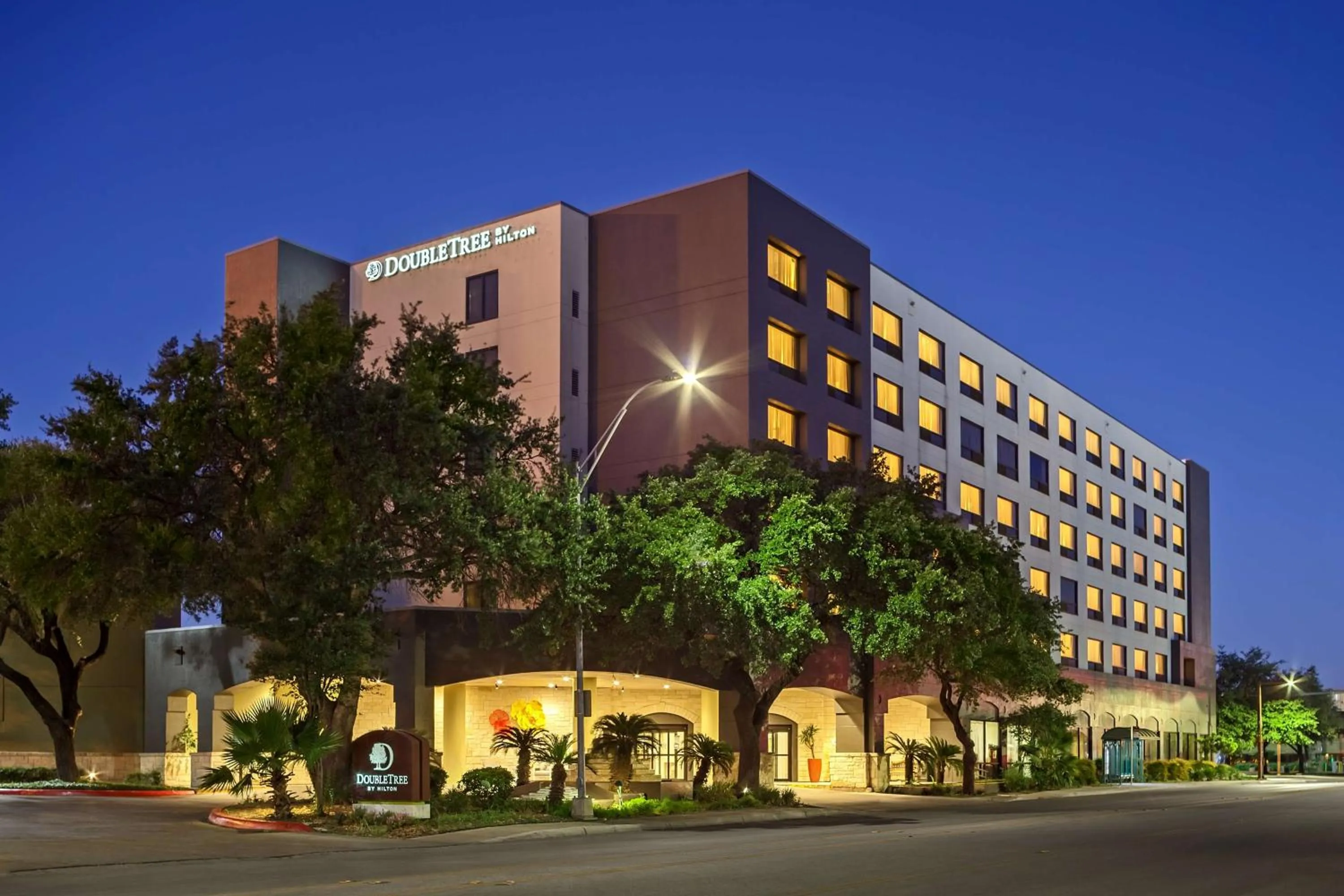 Property building in DoubleTree by Hilton San Antonio Downtown