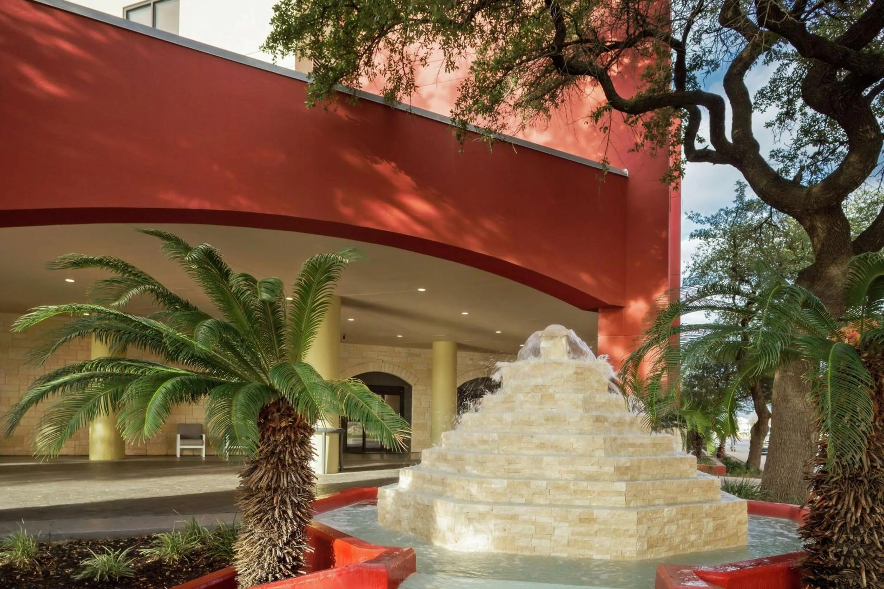 Property building in DoubleTree by Hilton San Antonio Downtown