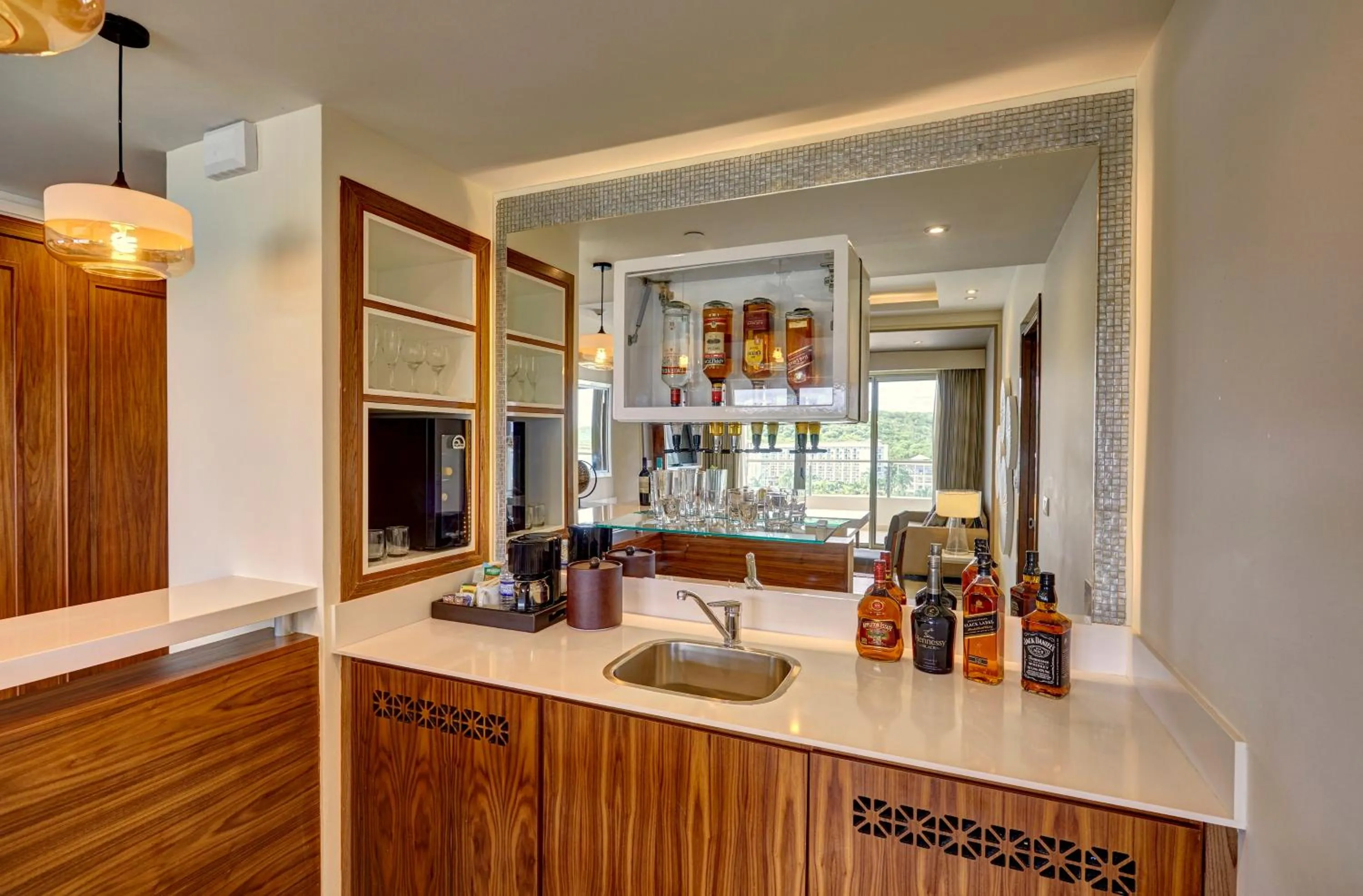 Lounge or bar in Royalton Blue Waters Montego Bay, An Autograph Collection All-Inclusive Resort