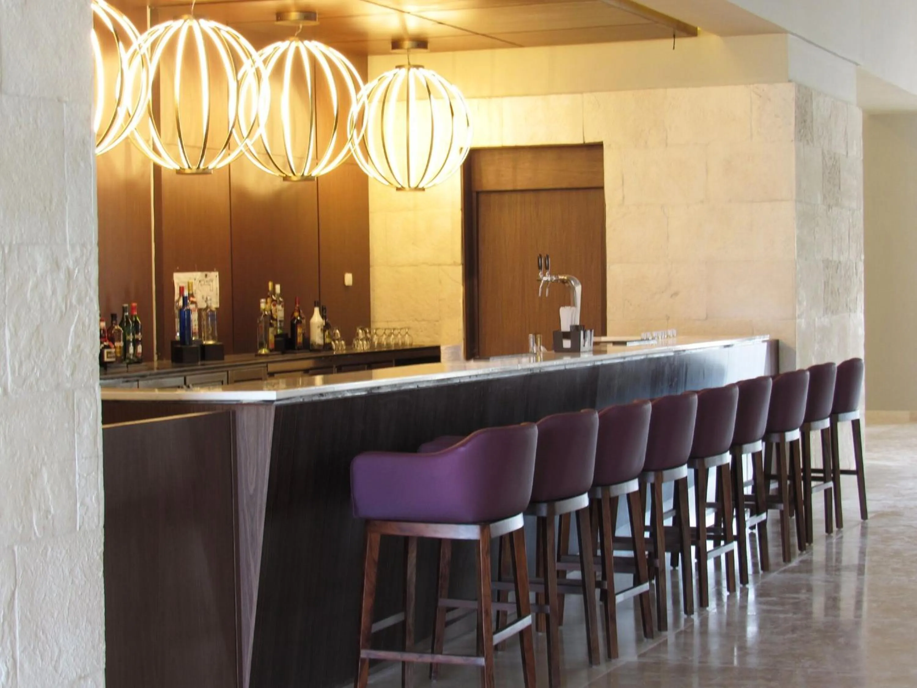 Lounge or bar in Royalton Blue Waters Montego Bay, An Autograph Collection All-Inclusive Resort