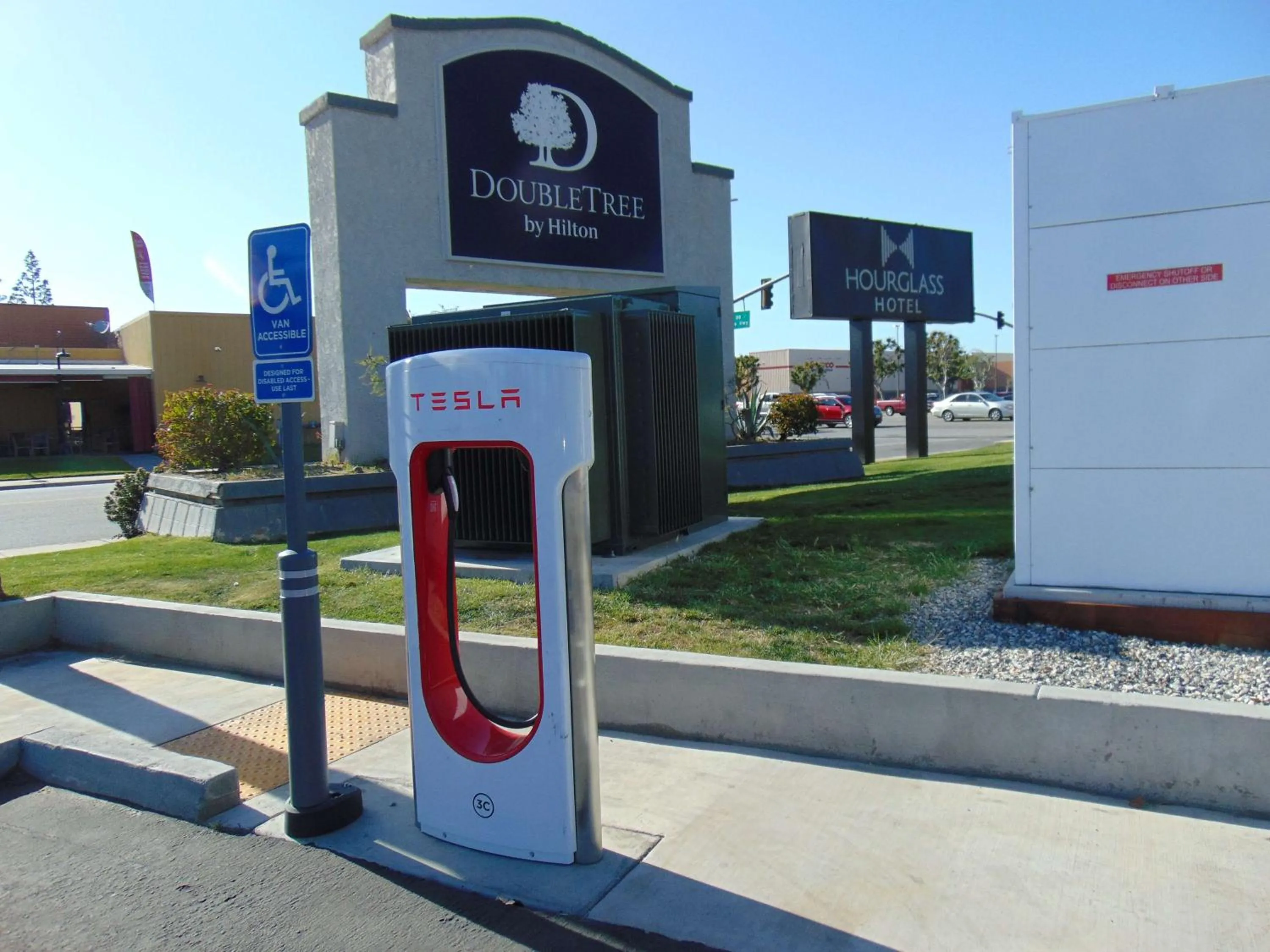 Sports in DoubleTree by Hilton Bakersfield