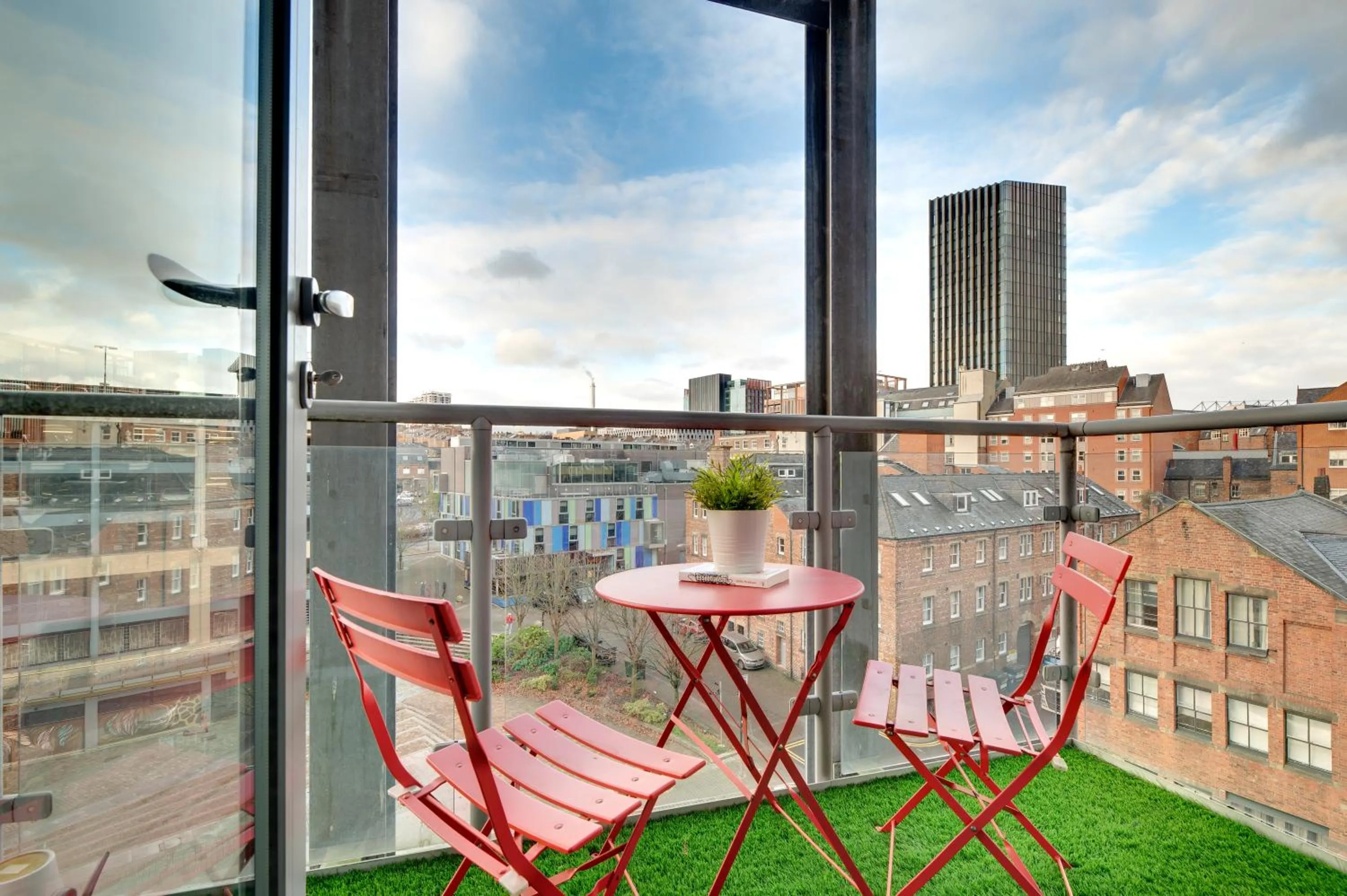 Balcony/Terrace in Week2week Fantastic 1 Bed Apartment Newcastle Centre