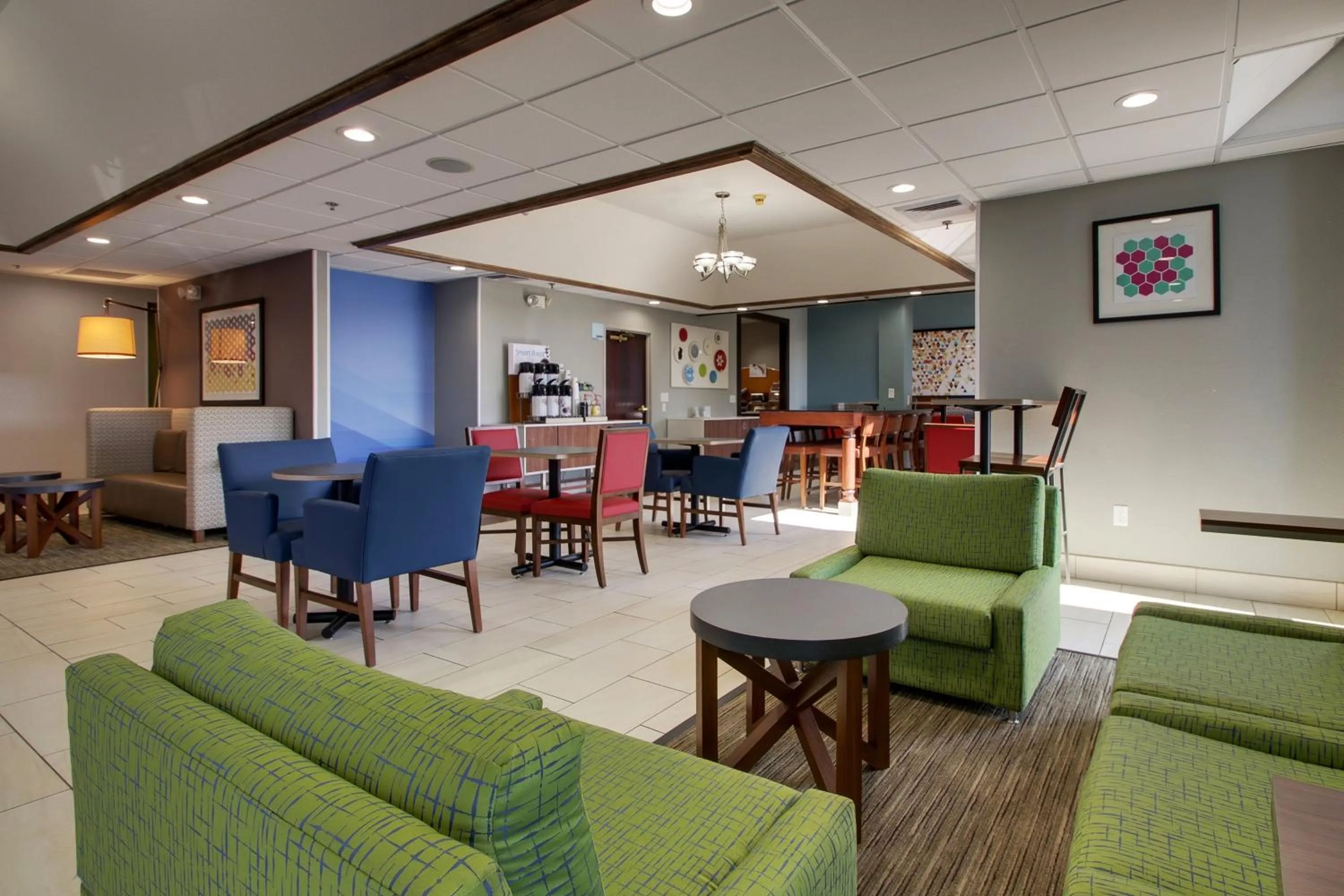 Property building in Holiday Inn Express Hotel & Suites Lebanon by IHG