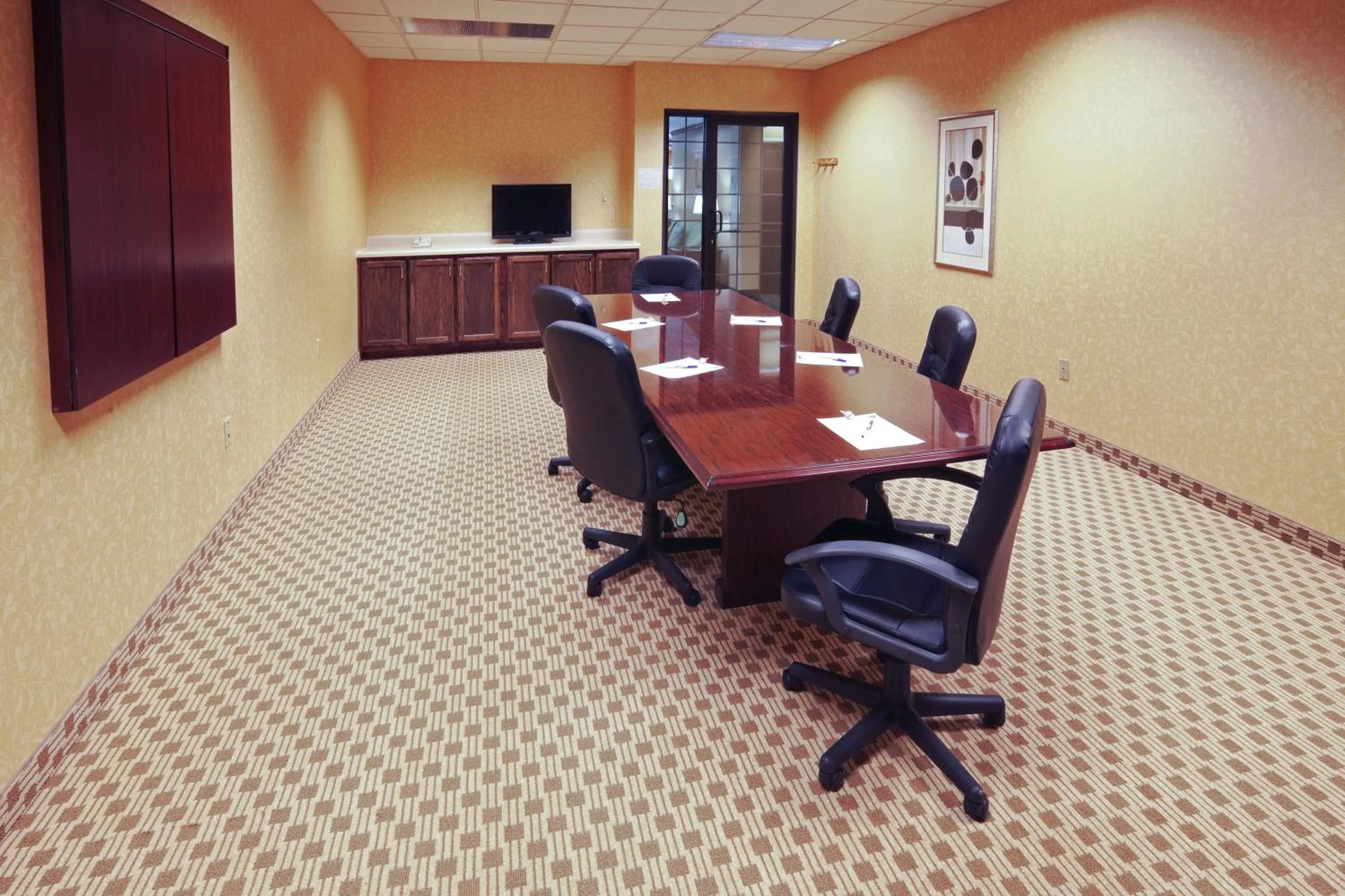 Meeting/conference room in Holiday Inn Express Hotel & Suites Lebanon by IHG