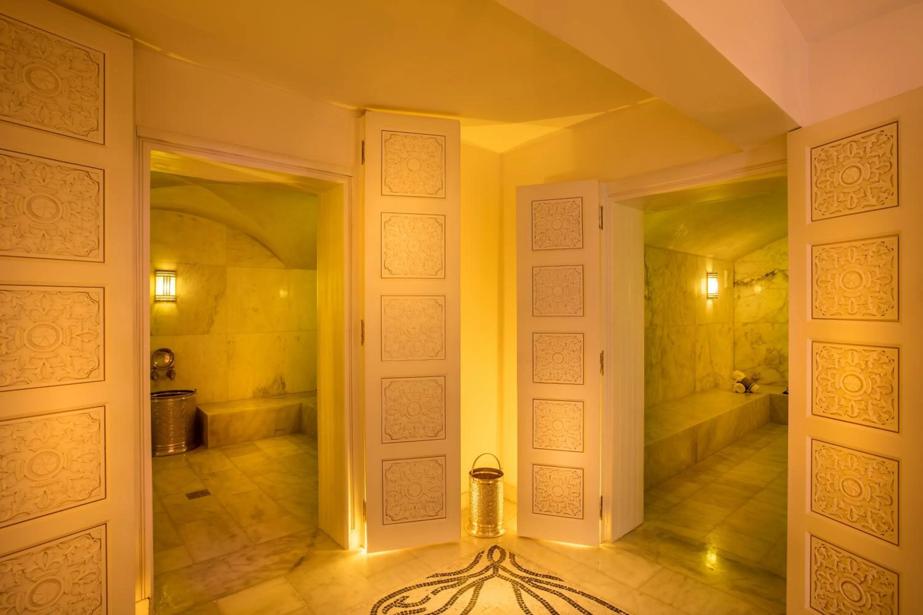 Hot Spring Bath in 2Ciels Boutique Hôtel