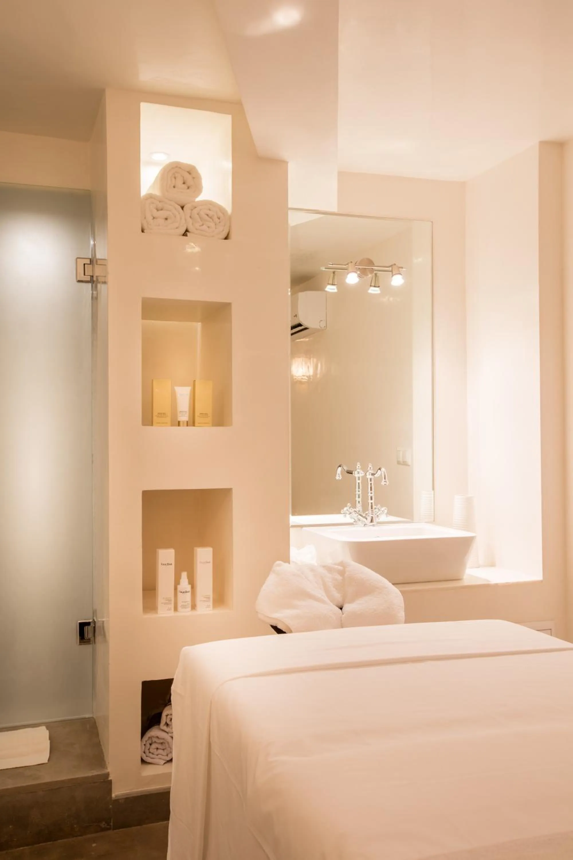 Massage in 2Ciels Boutique Hôtel