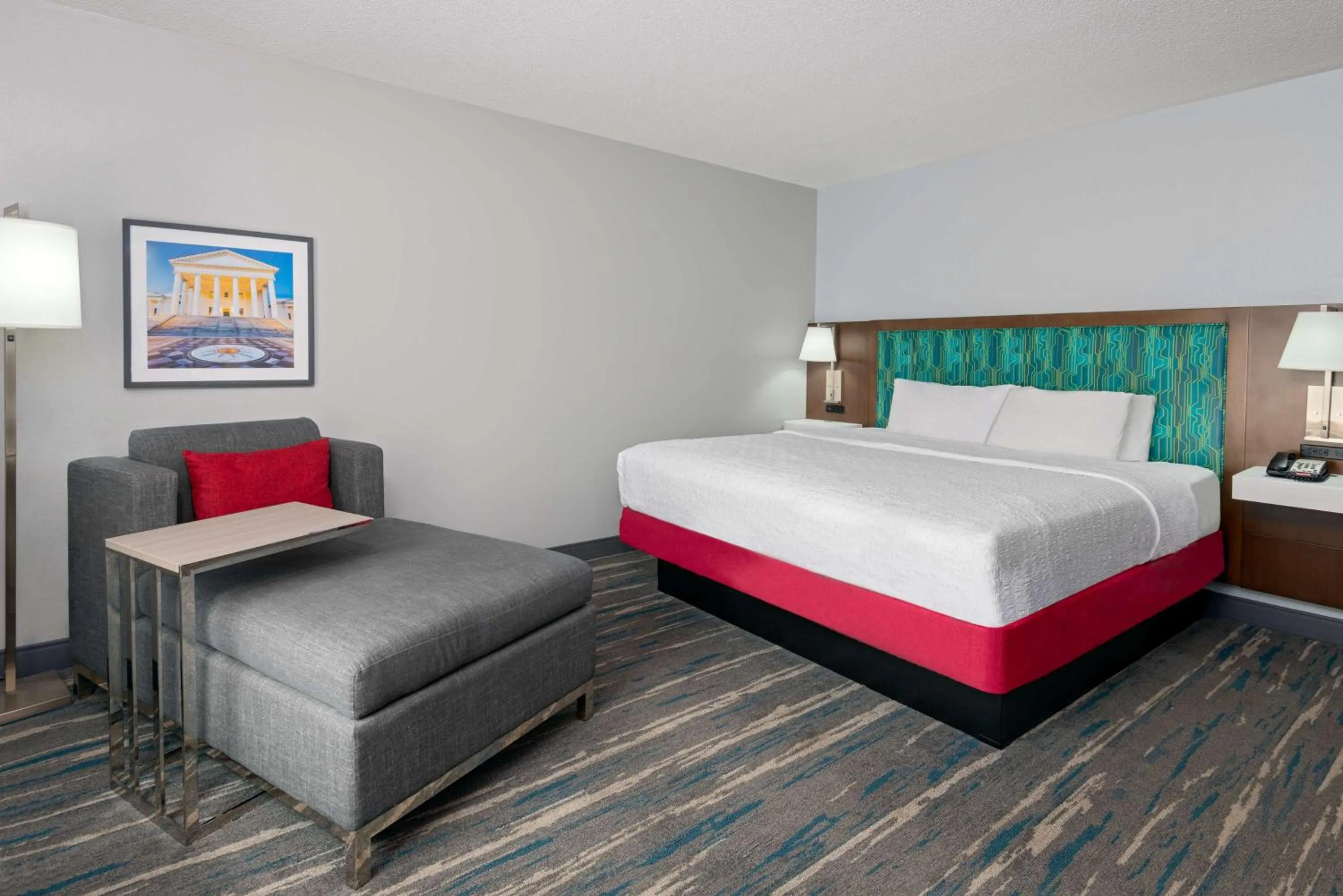 Living room, Bed in Hampton Inn Petersburg - Southpark Mall