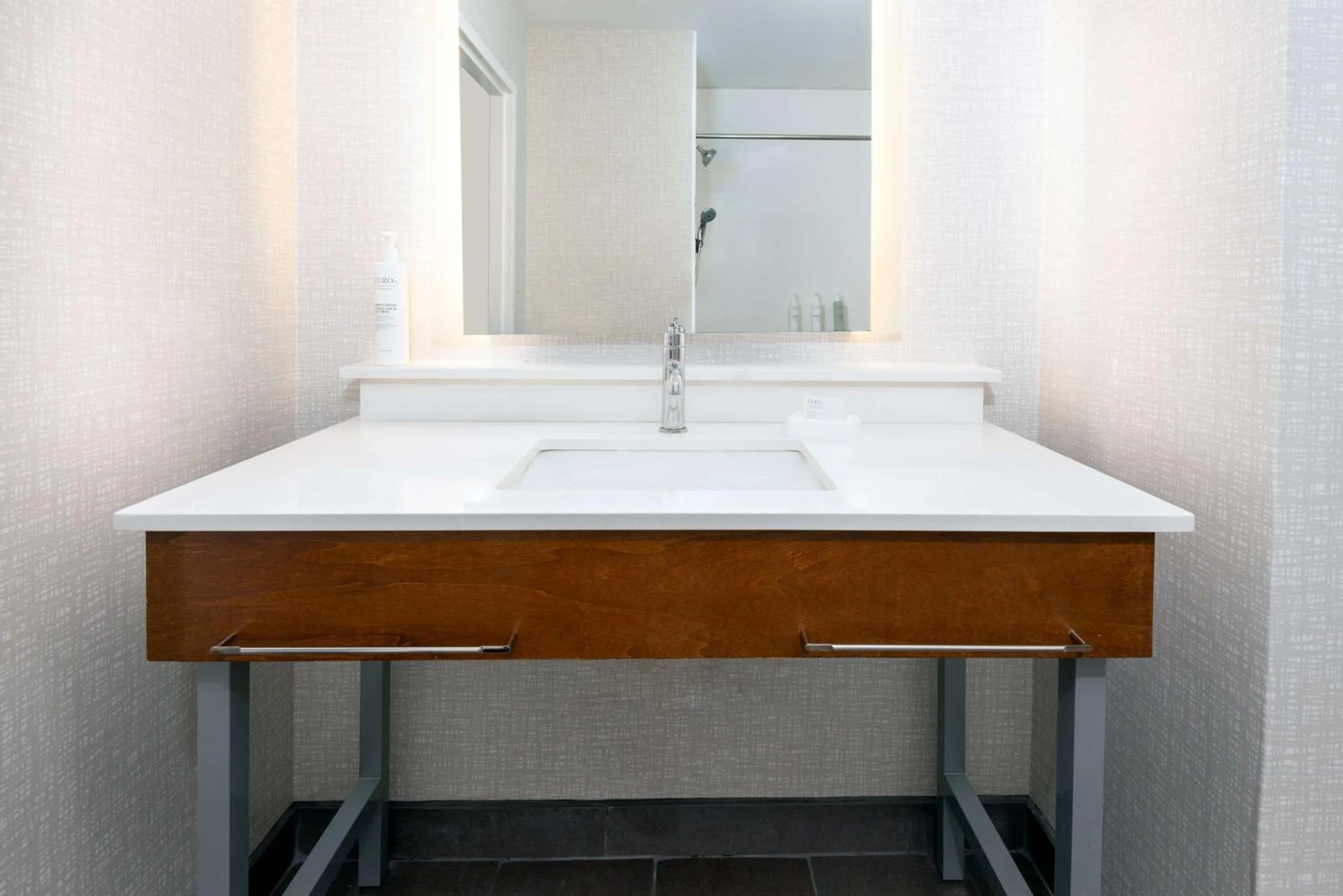 Bathroom in Hampton Inn Petersburg - Southpark Mall