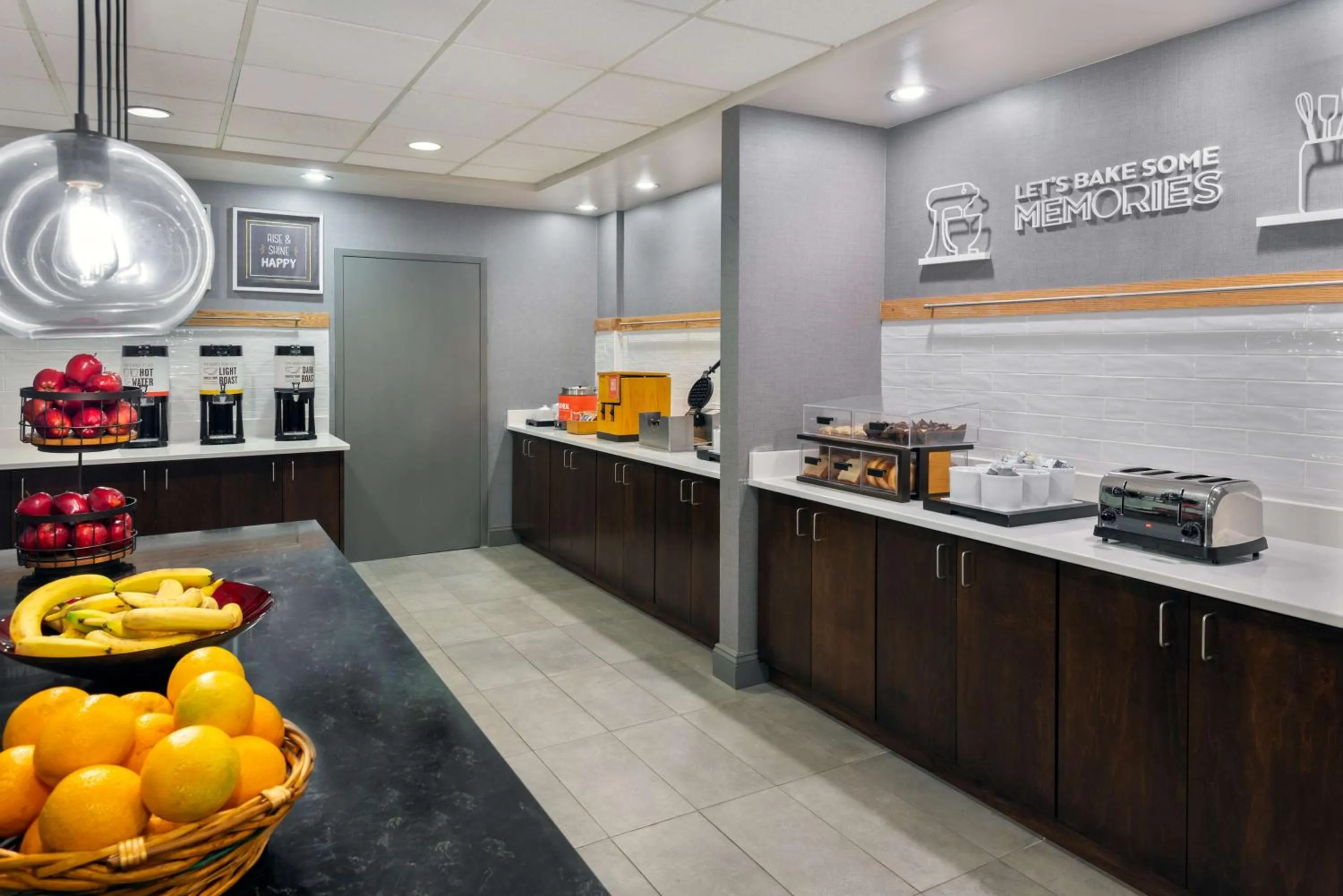 Breakfast in Hampton Inn Petersburg - Southpark Mall