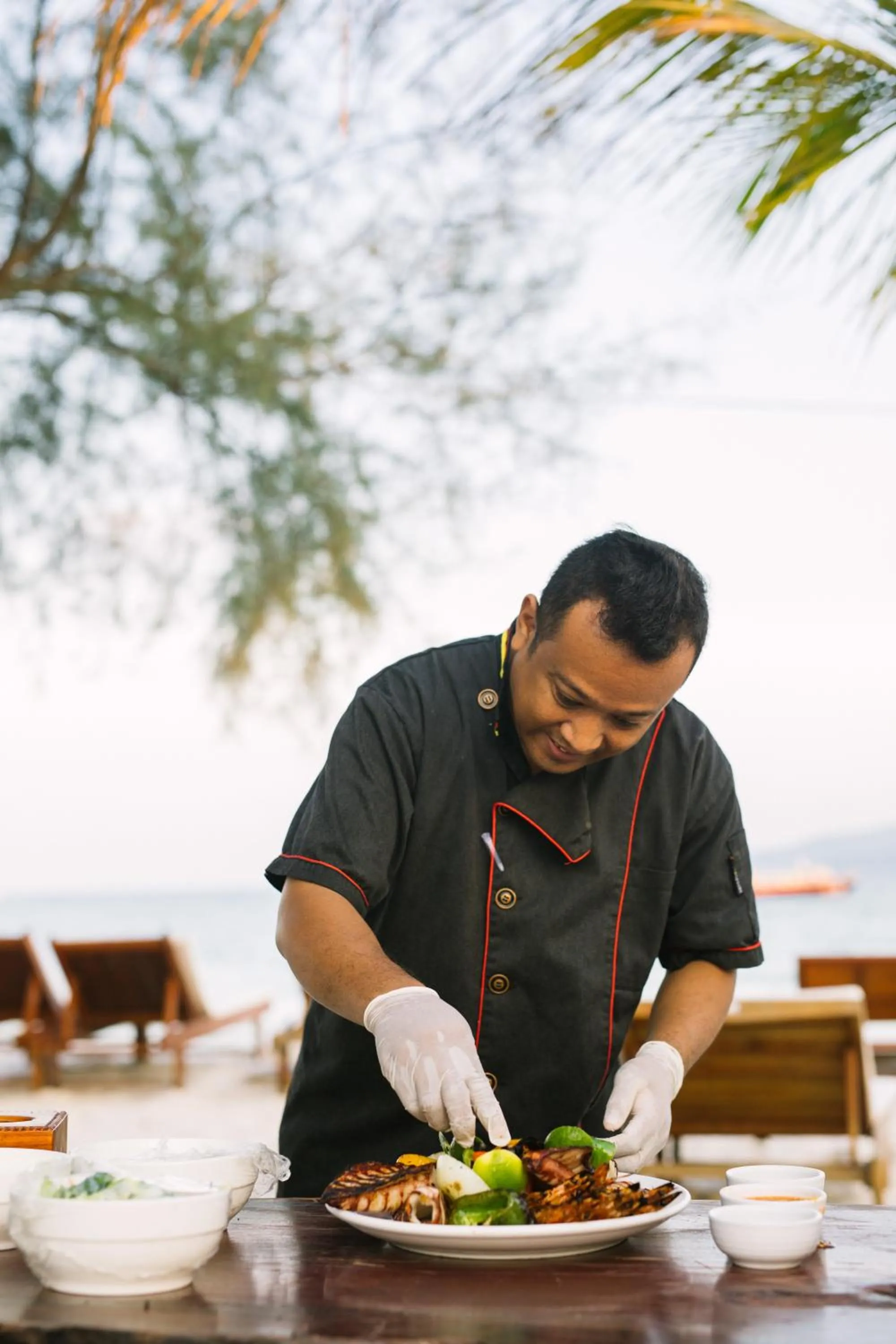 Food and drinks in Long Set Resort