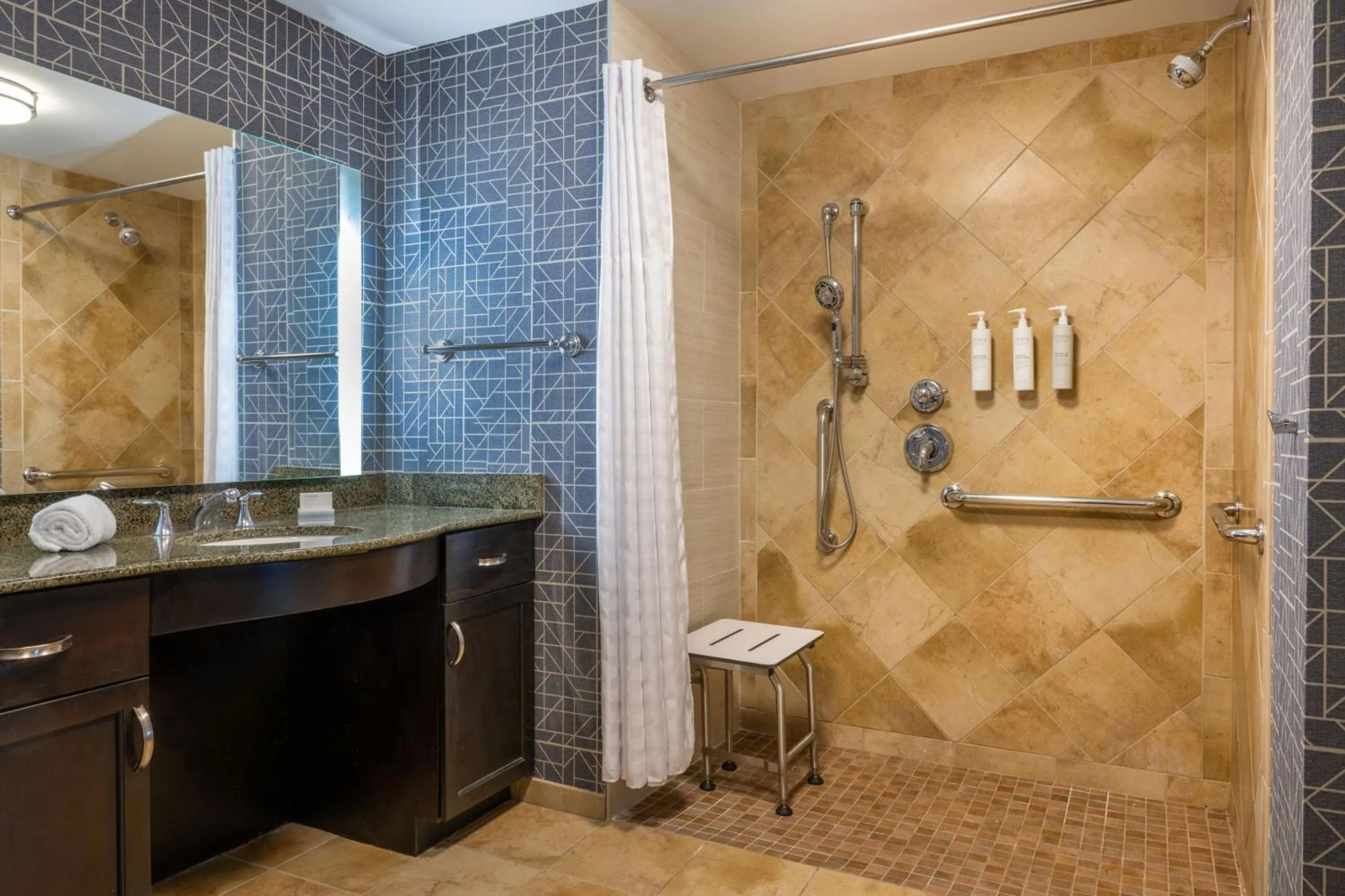 Bathroom in Homewood Suites by Hilton Pittsburgh-Southpointe