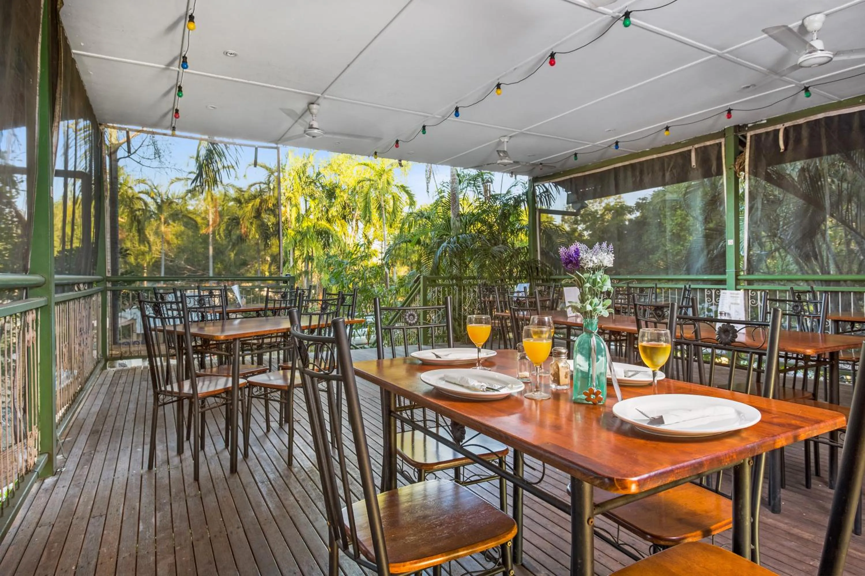 Restaurant/places to eat in AAOK Lakes Resort and Caravan Park