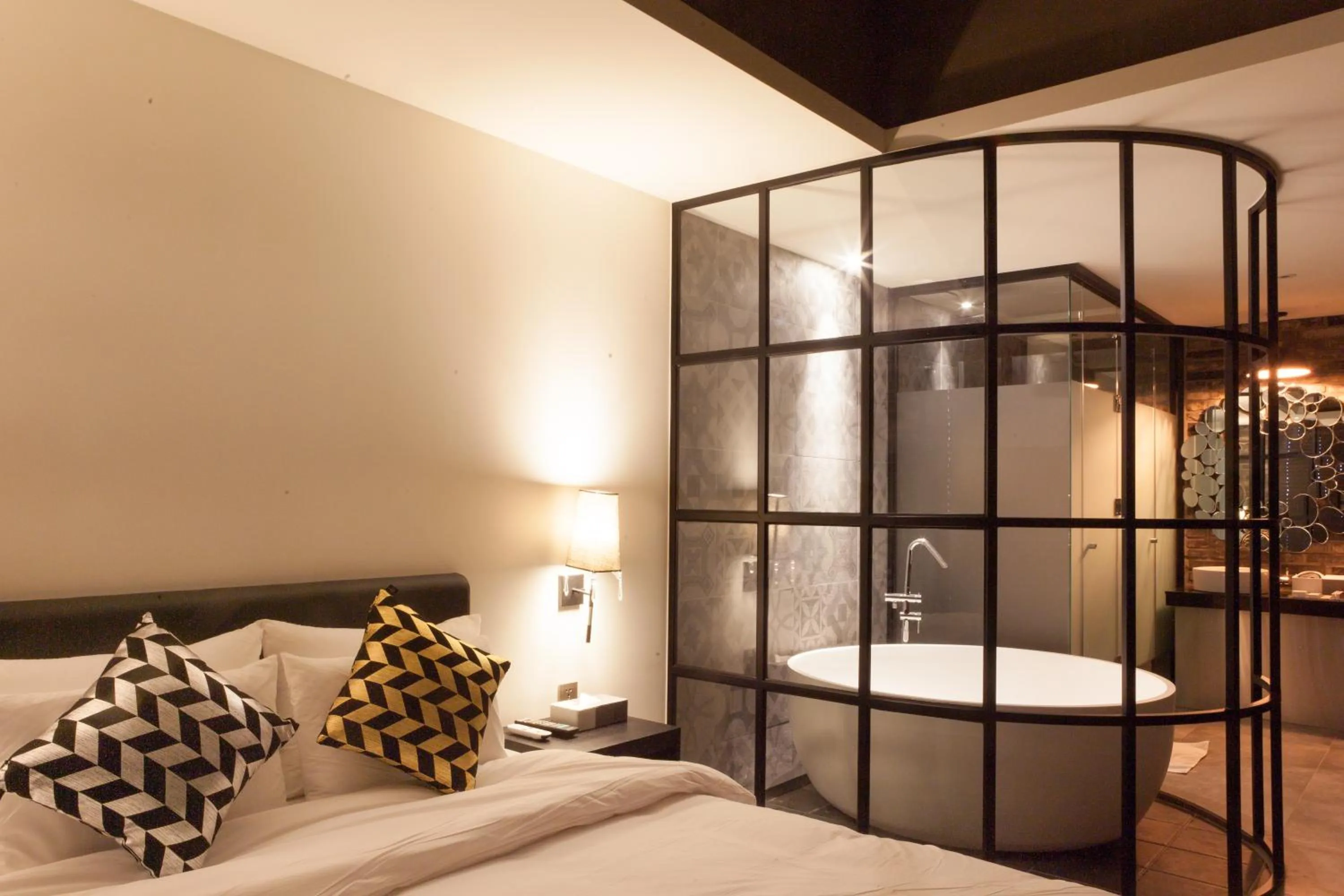 Photo of the whole room, Bed in Hotel Sienna