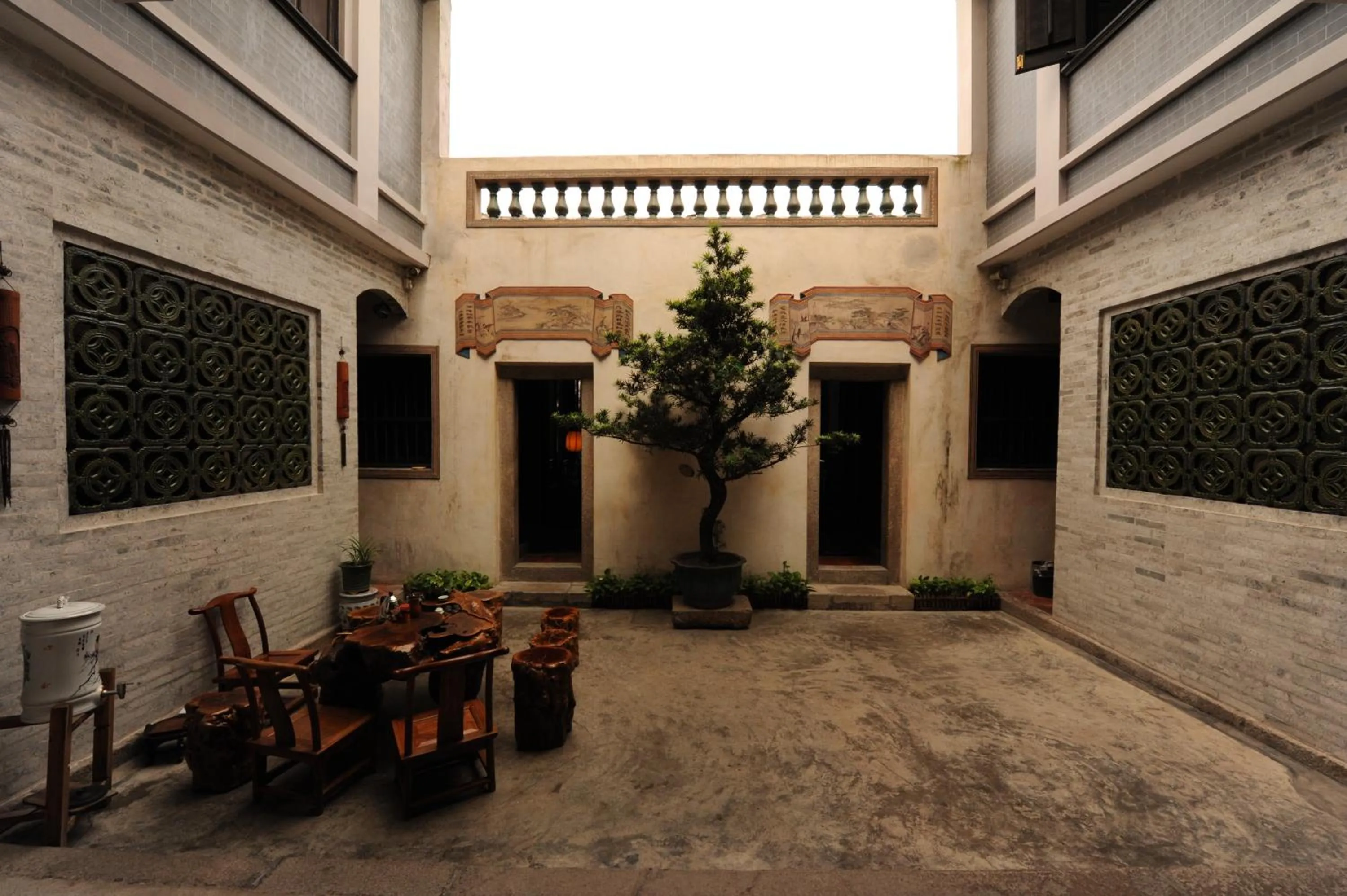 Decorative detail in Zai Yang Inn