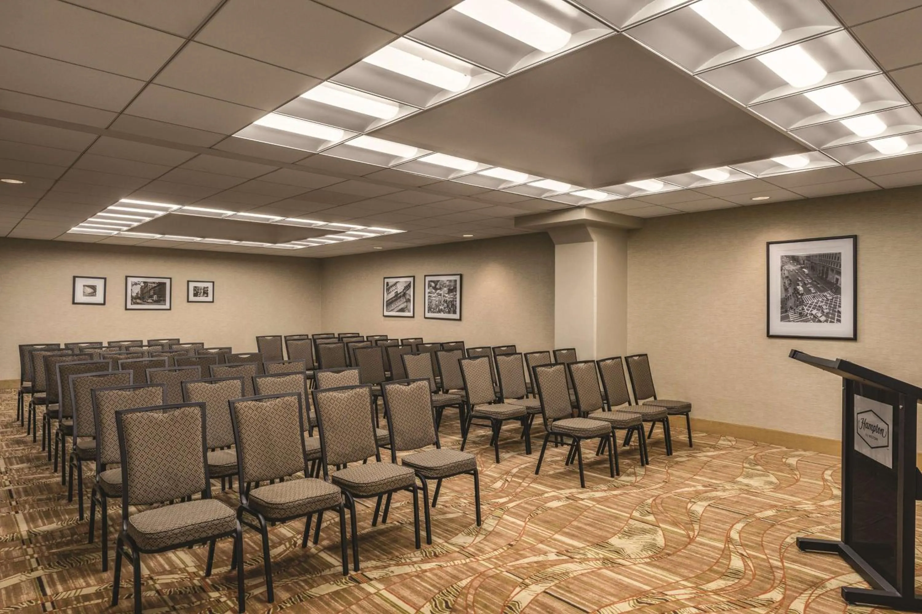 Meeting/conference room in Hampton Inn New York - LaGuardia Airport