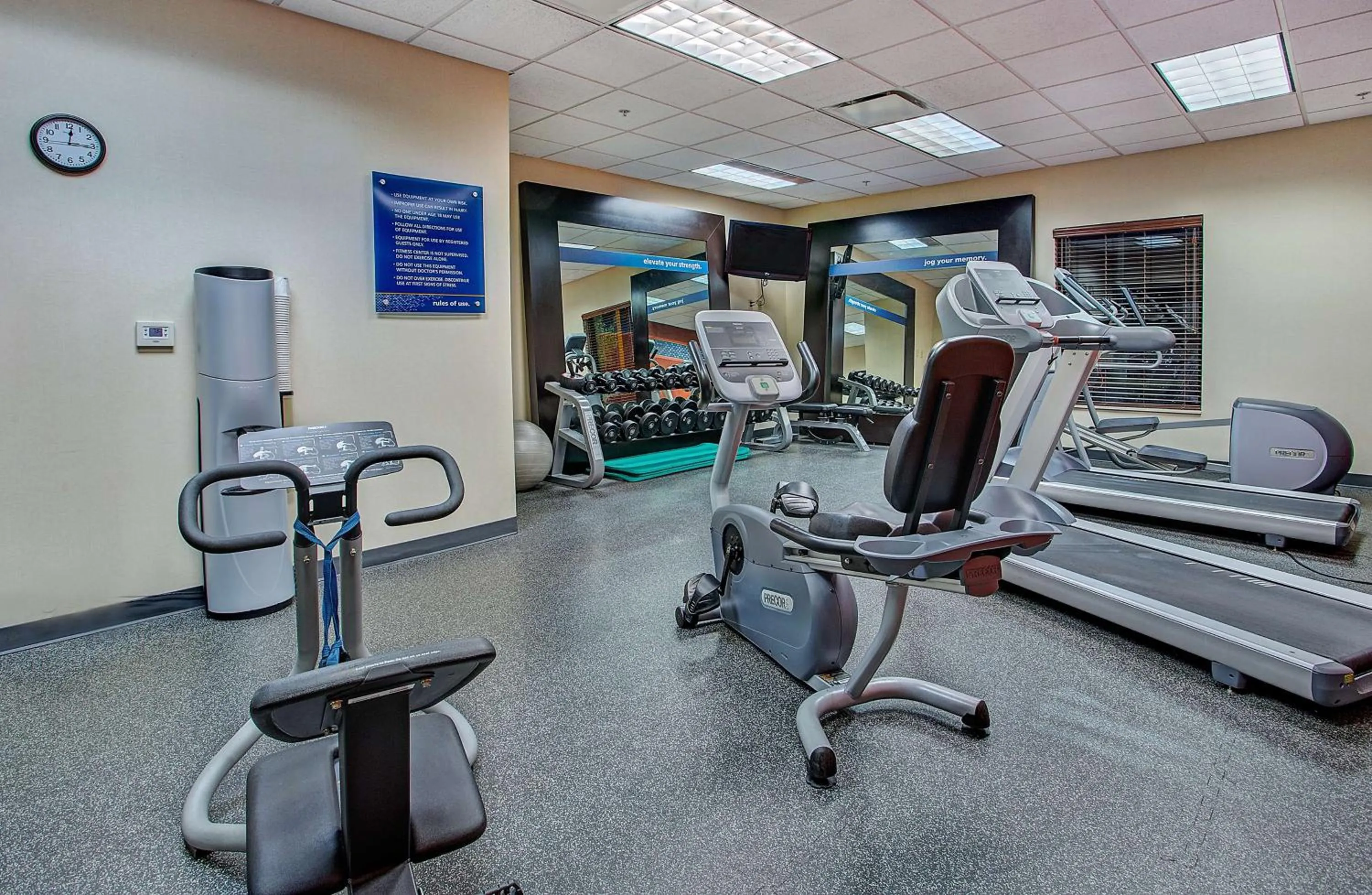 Fitness centre/facilities in Hampton Inn Covington