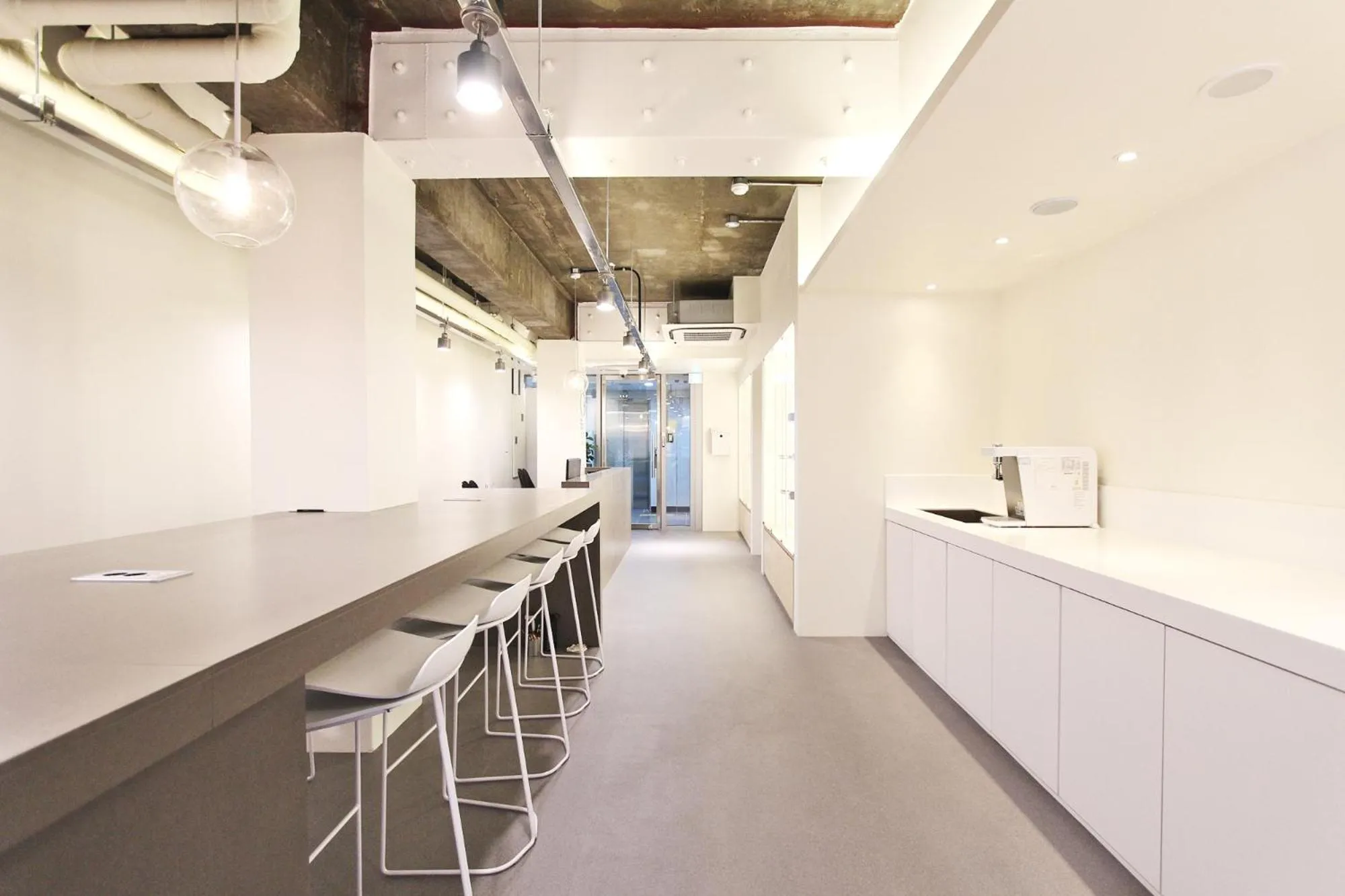 Communal lounge/ TV room in Hostel Haru