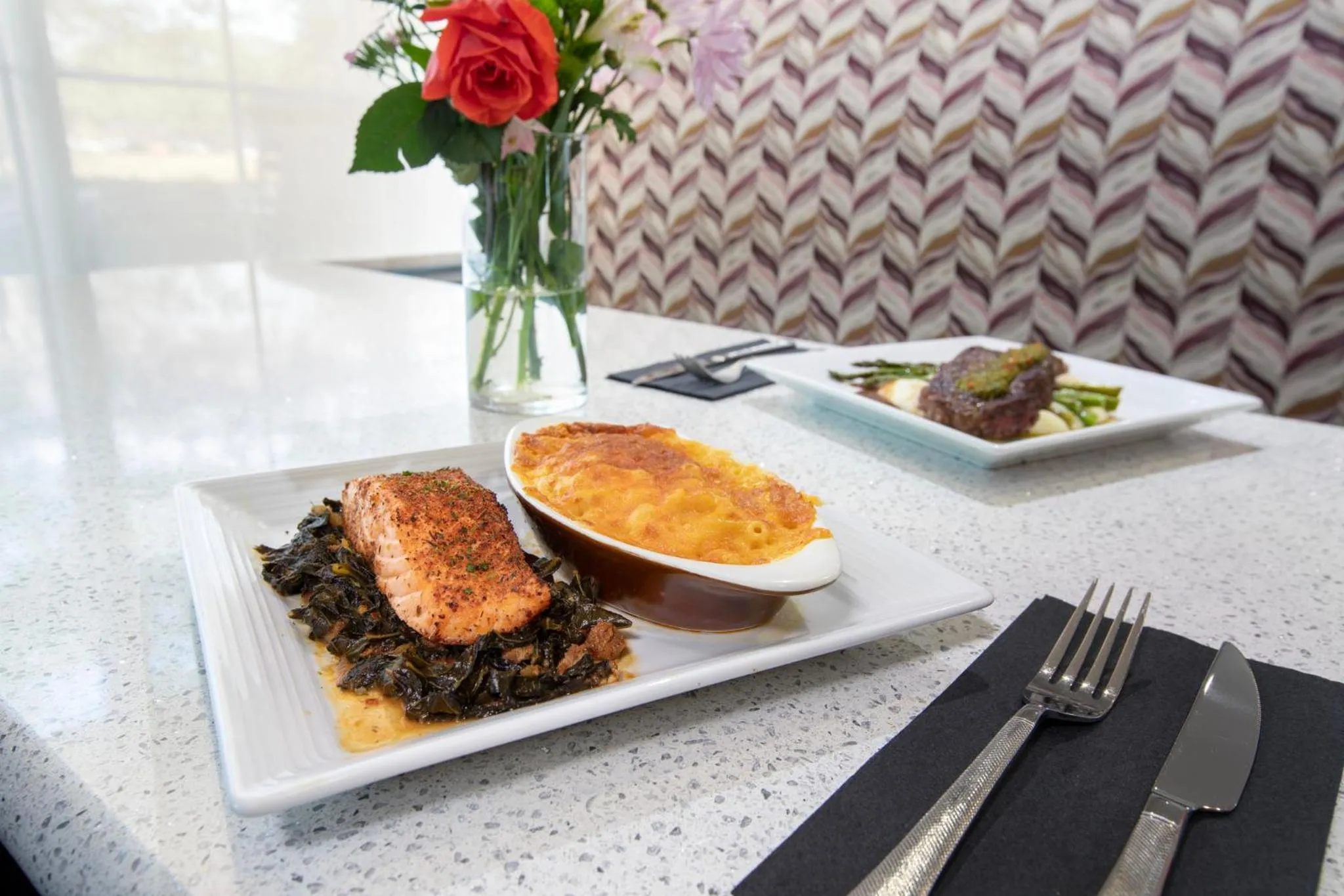 Restaurant/places to eat in Hotel Indigo Jacksonville-Deerwood Park by IHG