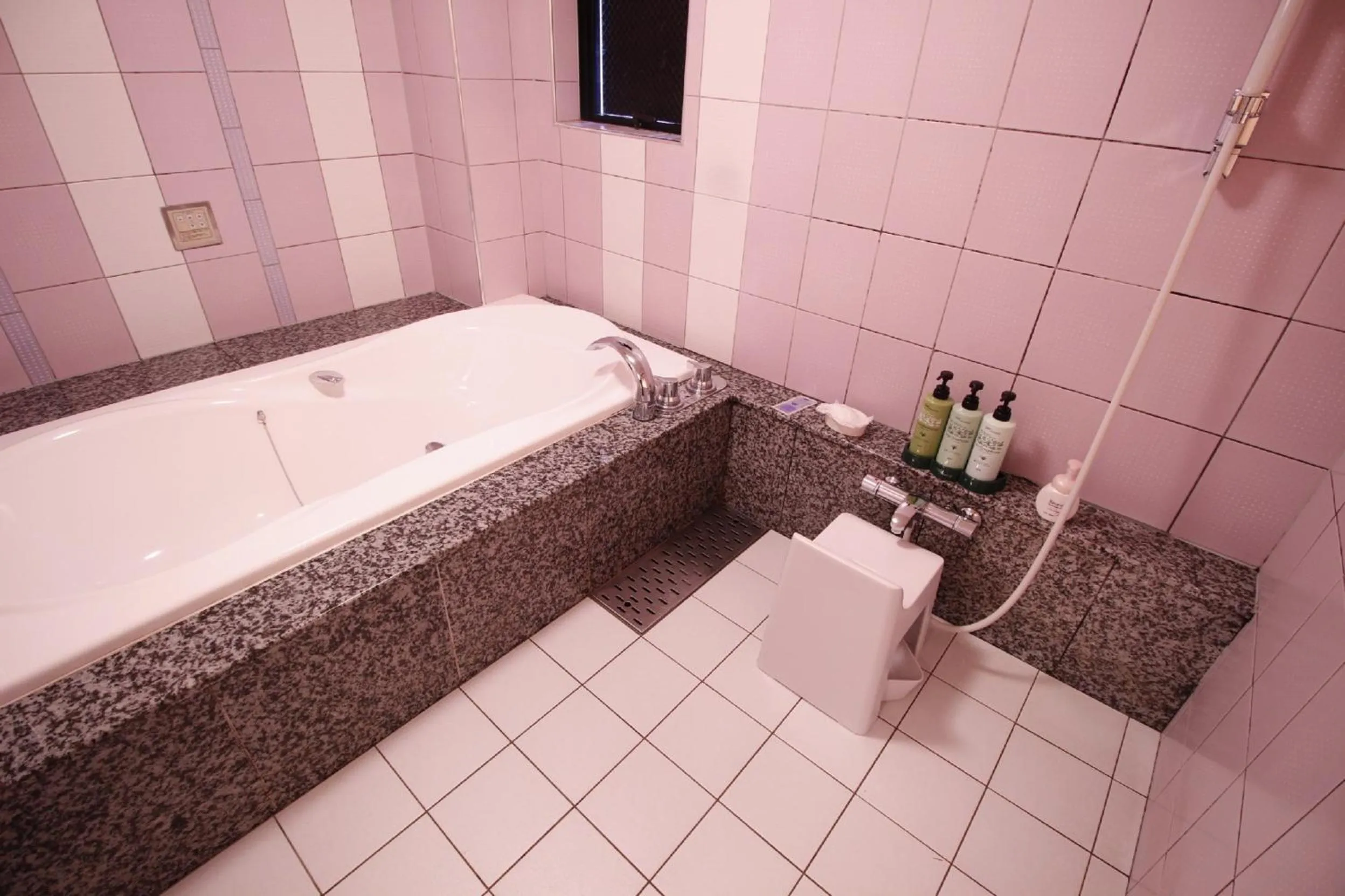 Shower in HOTEL ATLAS Shinkabukicho (Adult Only)