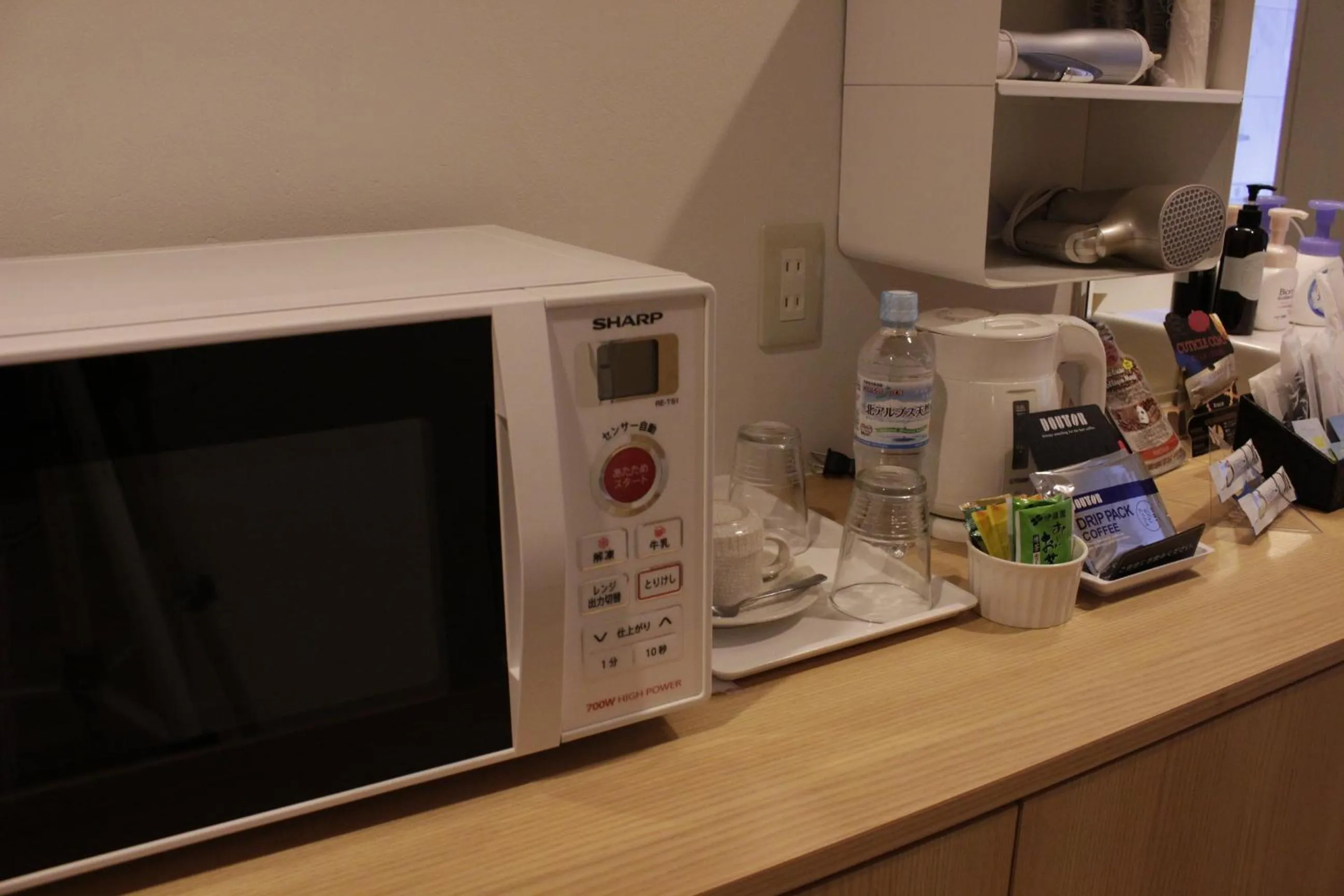 Coffee/tea facilities in HOTEL ATLAS Shinkabukicho (Adult Only)