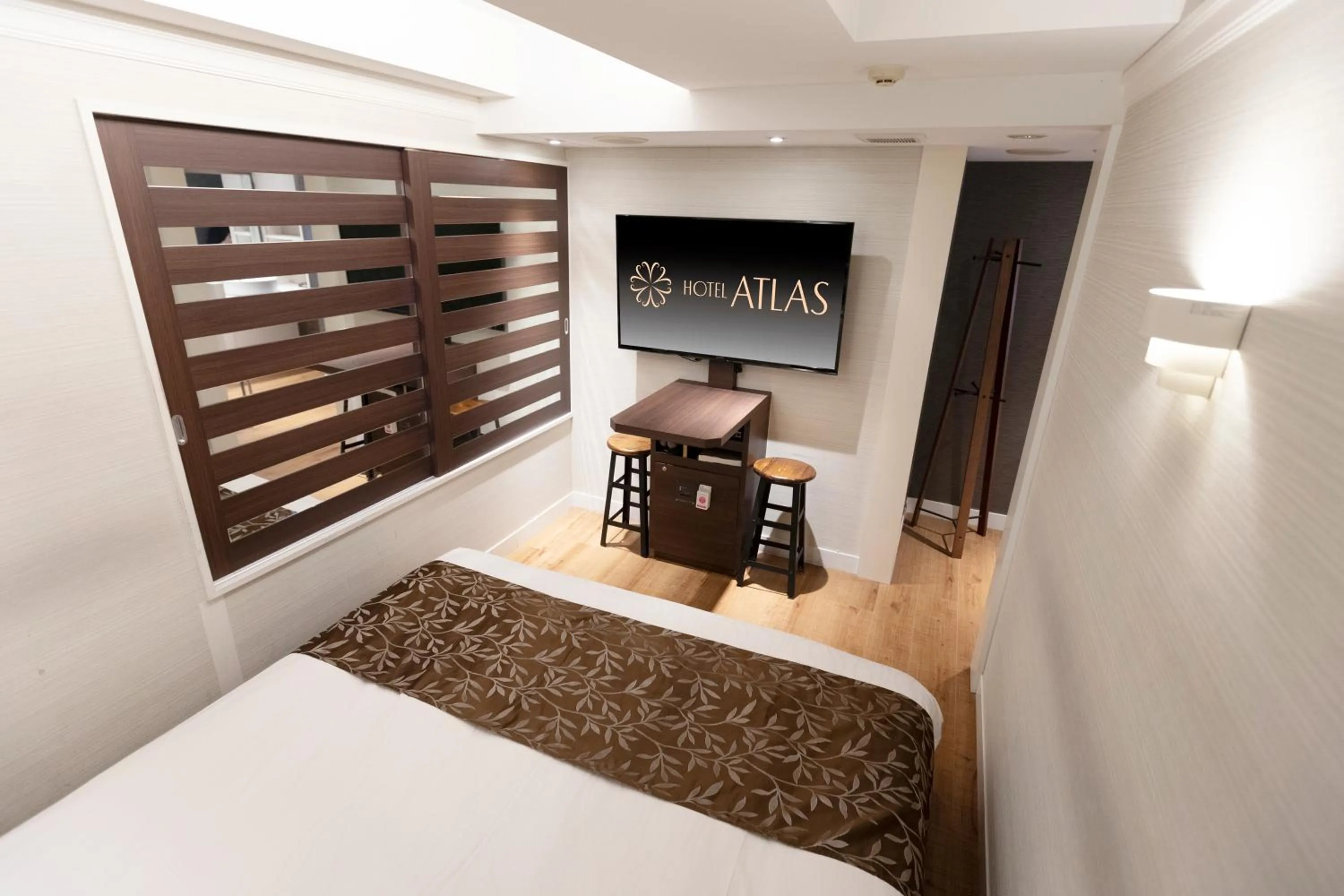 Bedroom, Bed in HOTEL ATLAS Shinkabukicho (Adult Only)