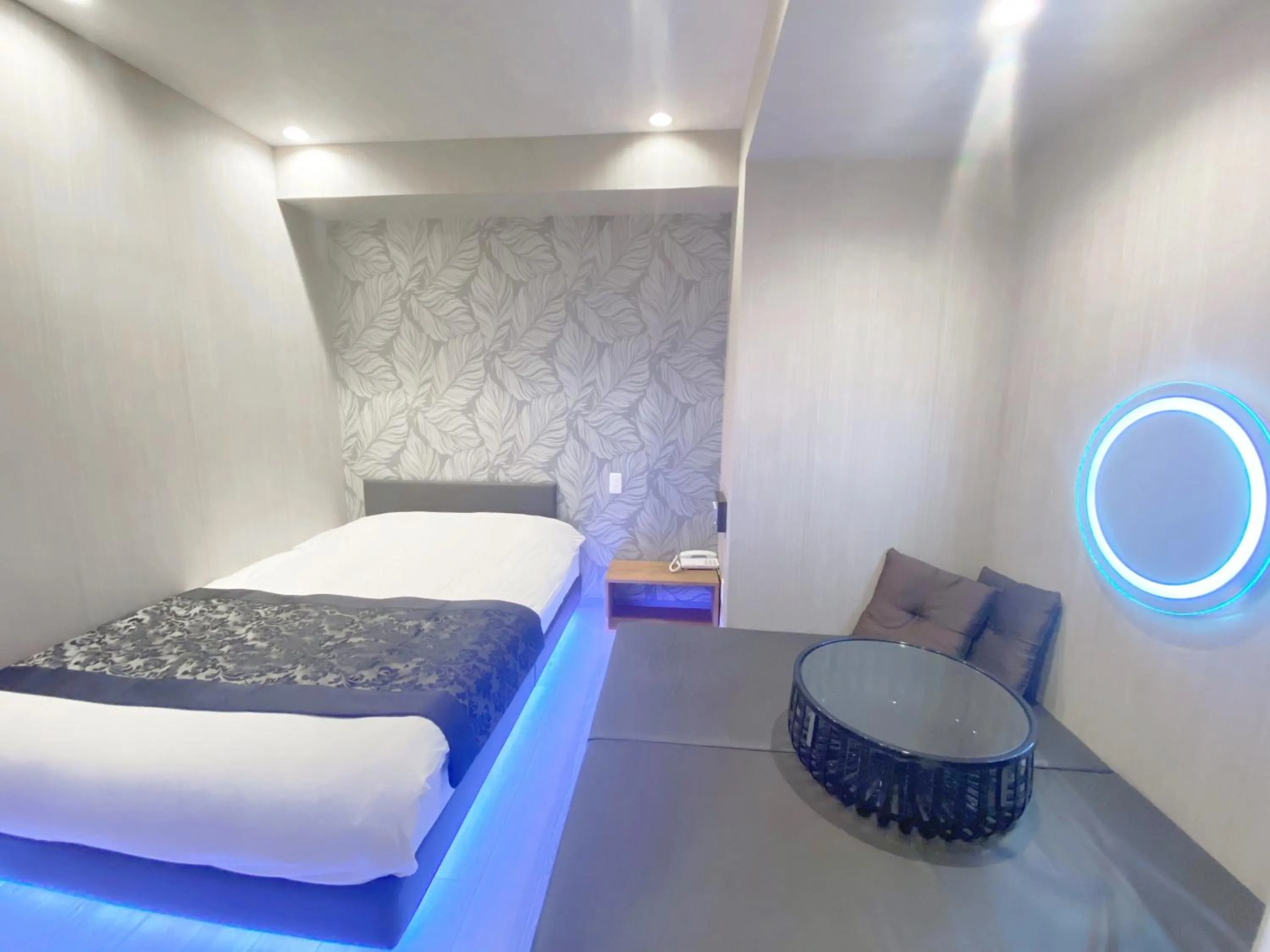 Photo of the whole room, Bed in HOTEL THE HOTEL SHINJUKU (Adult Only)