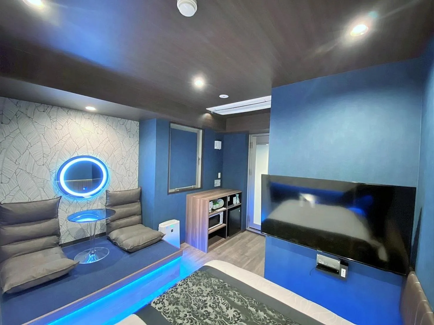 Photo of the whole room, Bed in HOTEL THE HOTEL SHINJUKU (Adult Only)