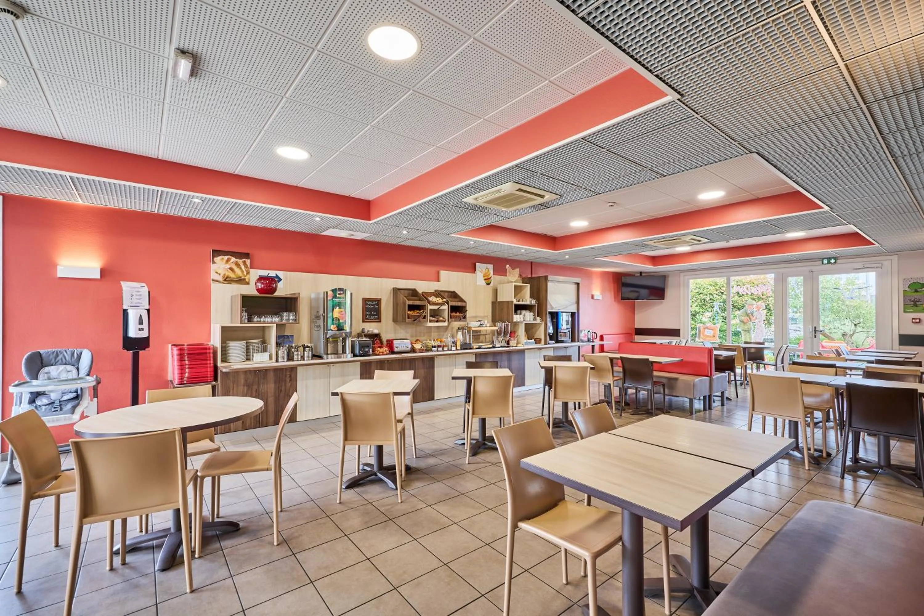 Breakfast in Ace Hôtel Caen Nord Mémorial