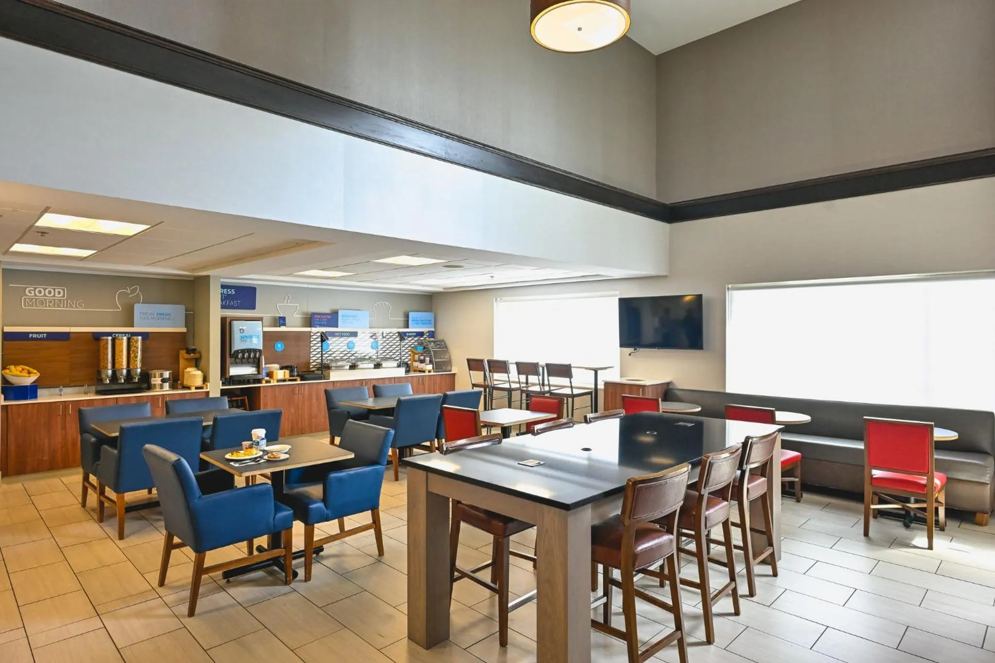 Breakfast in Holiday Inn Express Houghton-Keweenaw by IHG