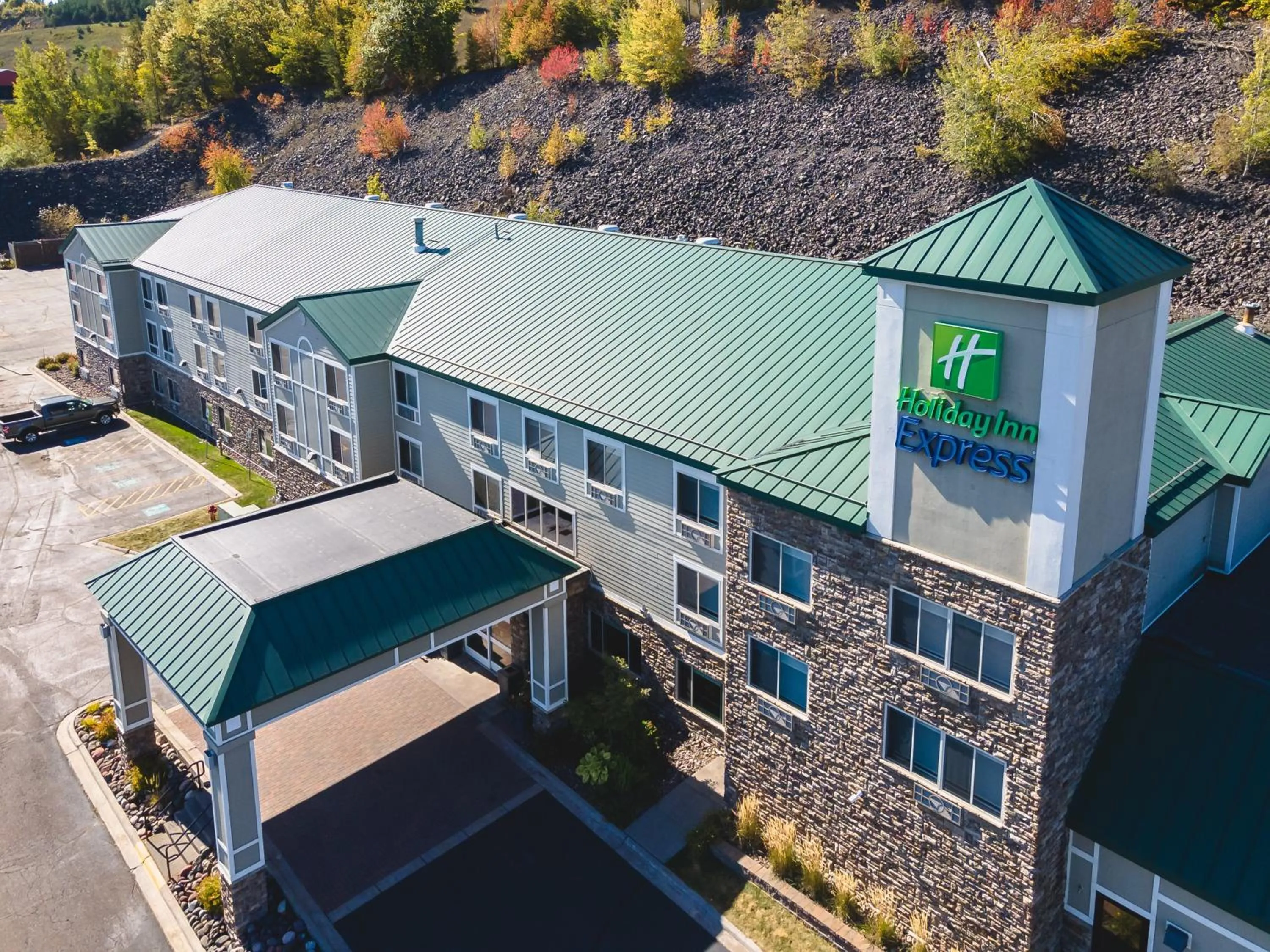 Property building in Holiday Inn Express Houghton-Keweenaw by IHG