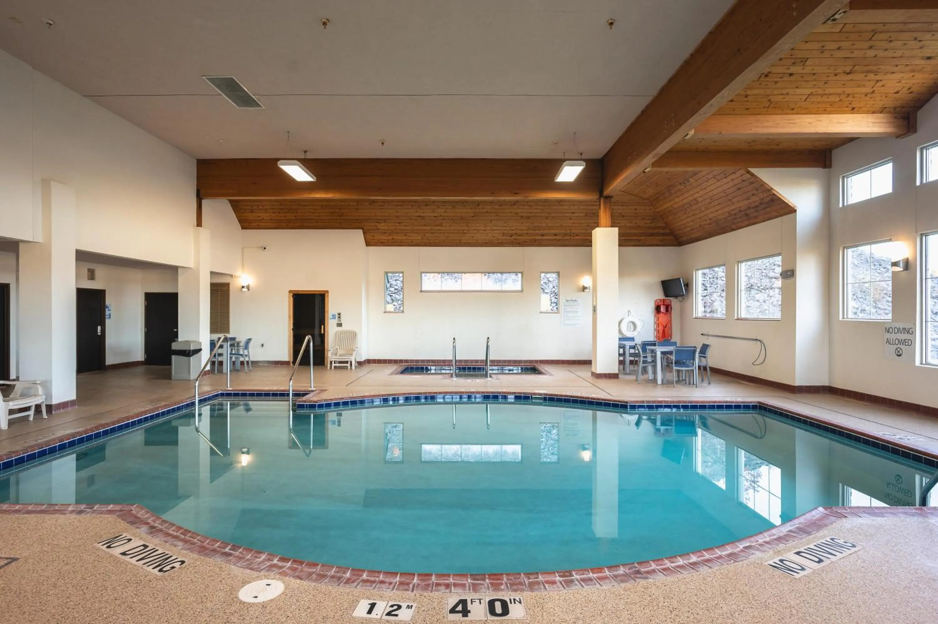 Swimming pool in Holiday Inn Express Houghton-Keweenaw by IHG