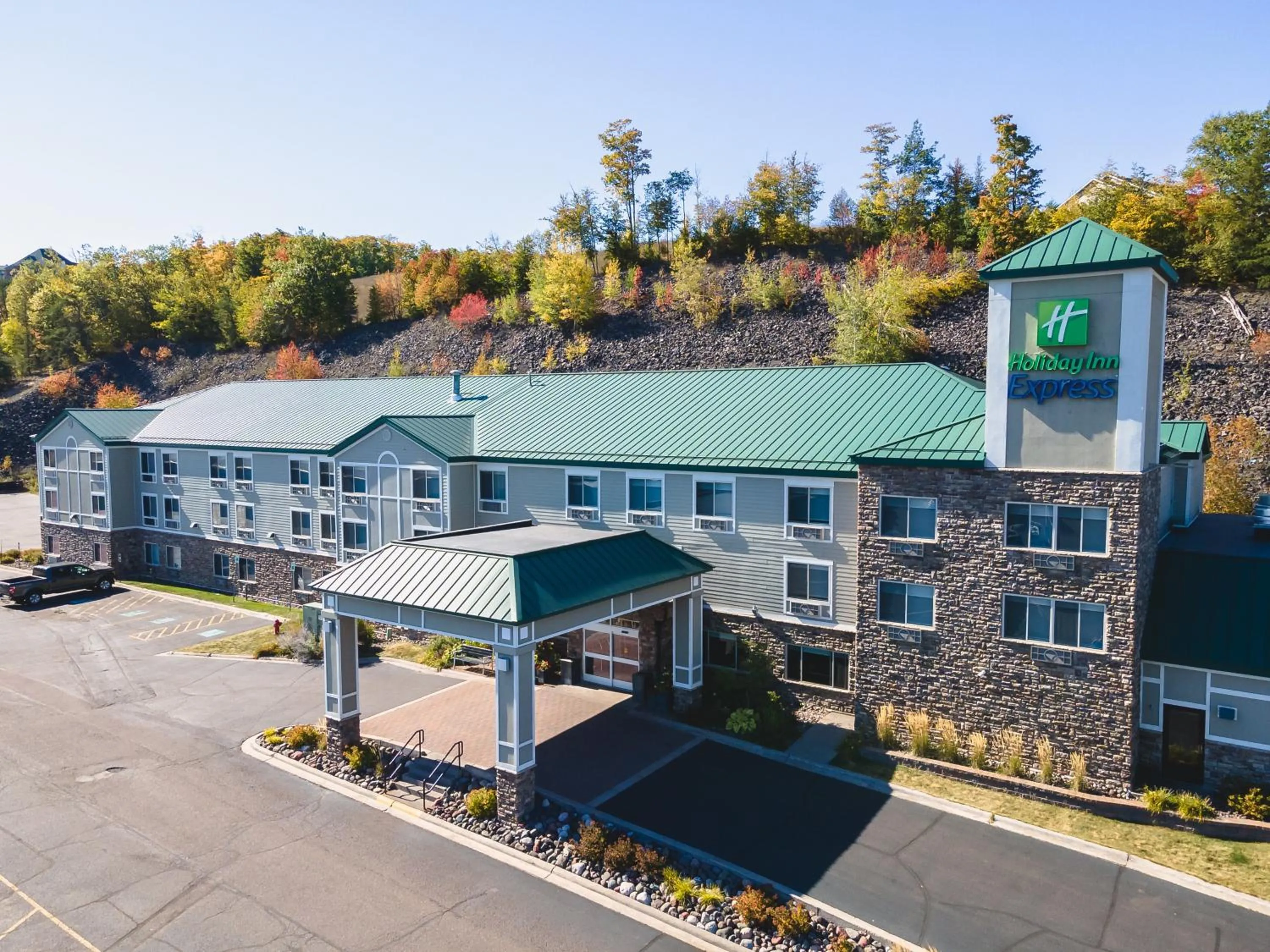 Property building in Holiday Inn Express Houghton-Keweenaw by IHG