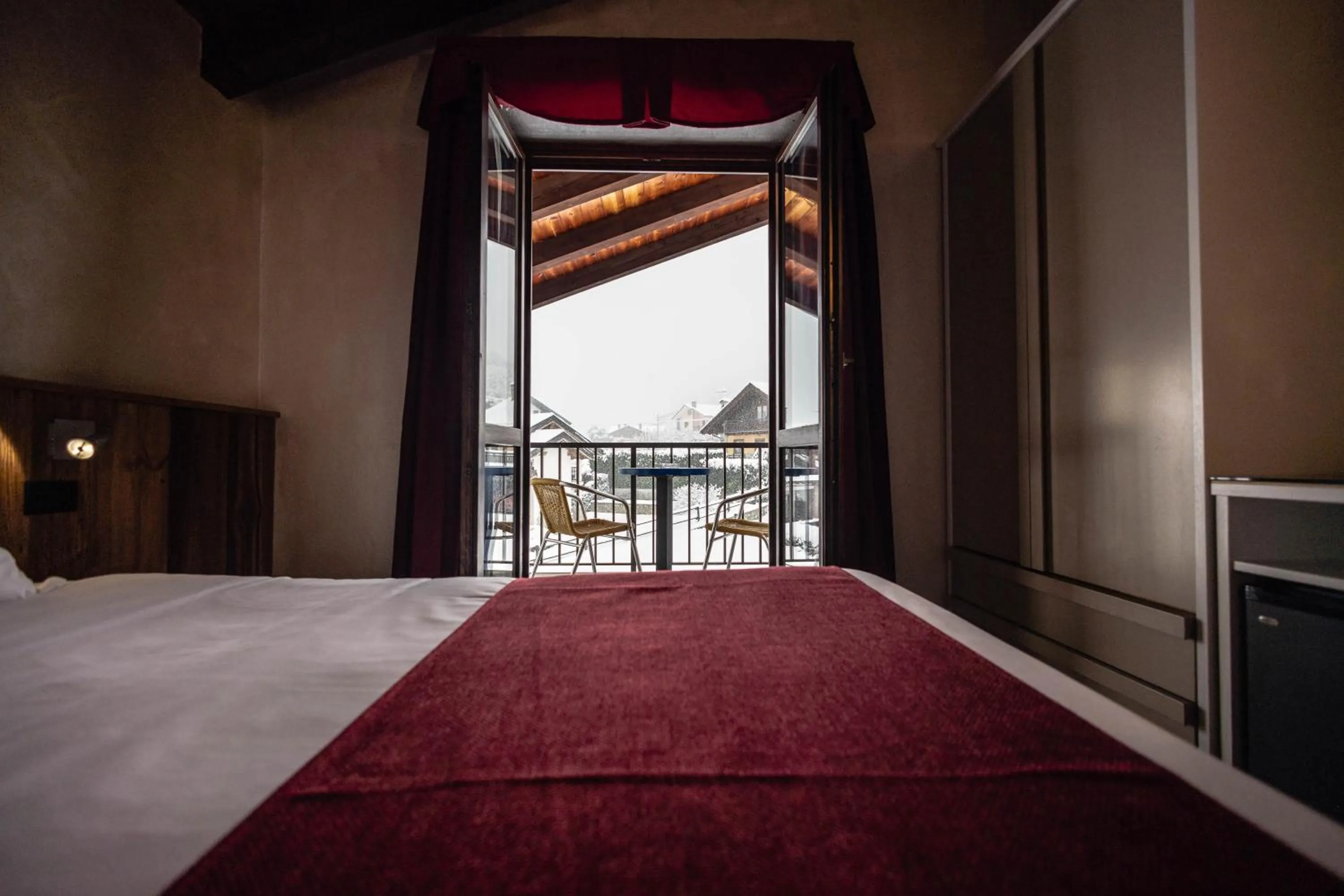 Bed in Hotel & Restaurant Le Charaban