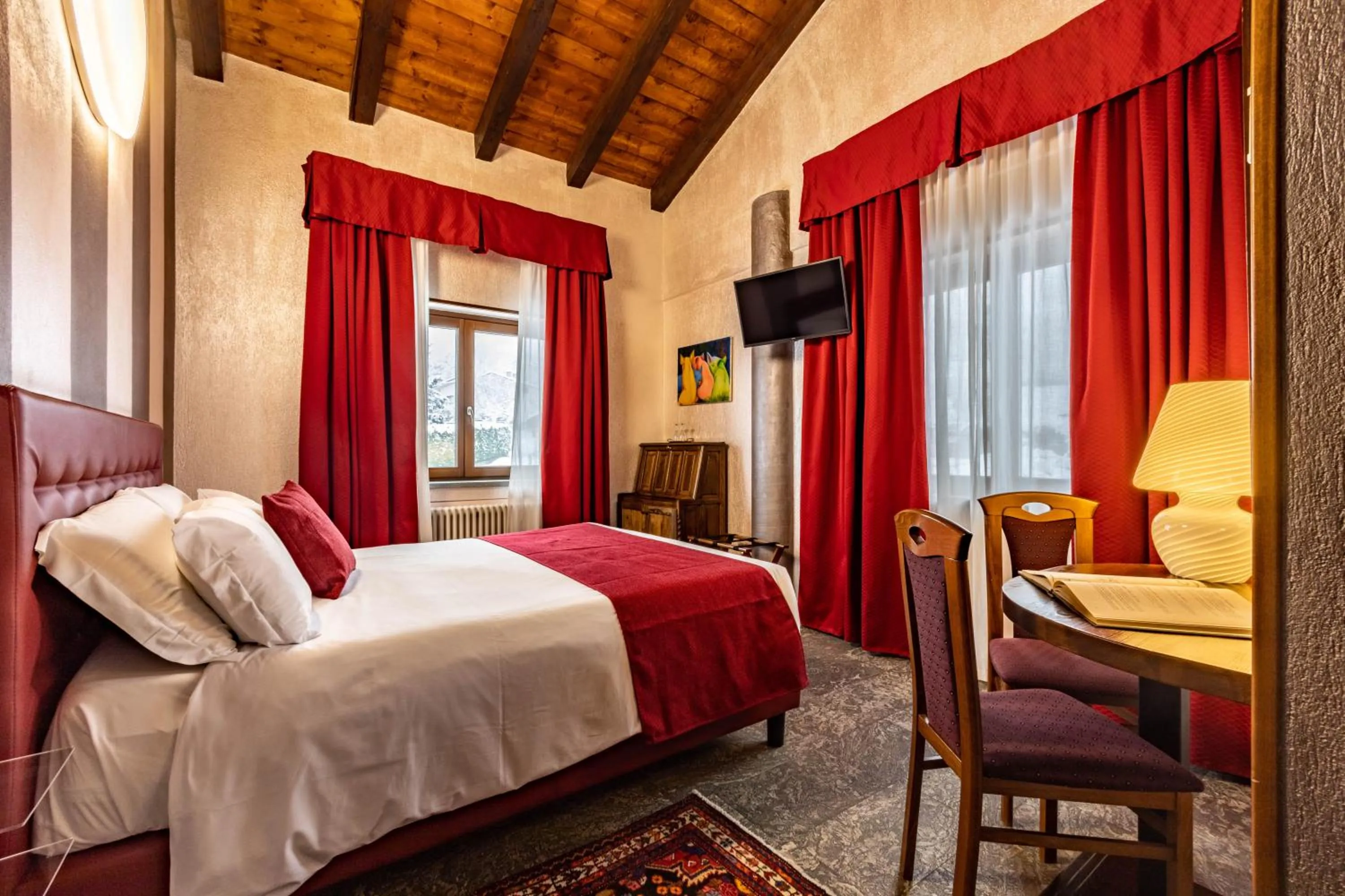 Bedroom, Bed in Hotel & Restaurant Le Charaban