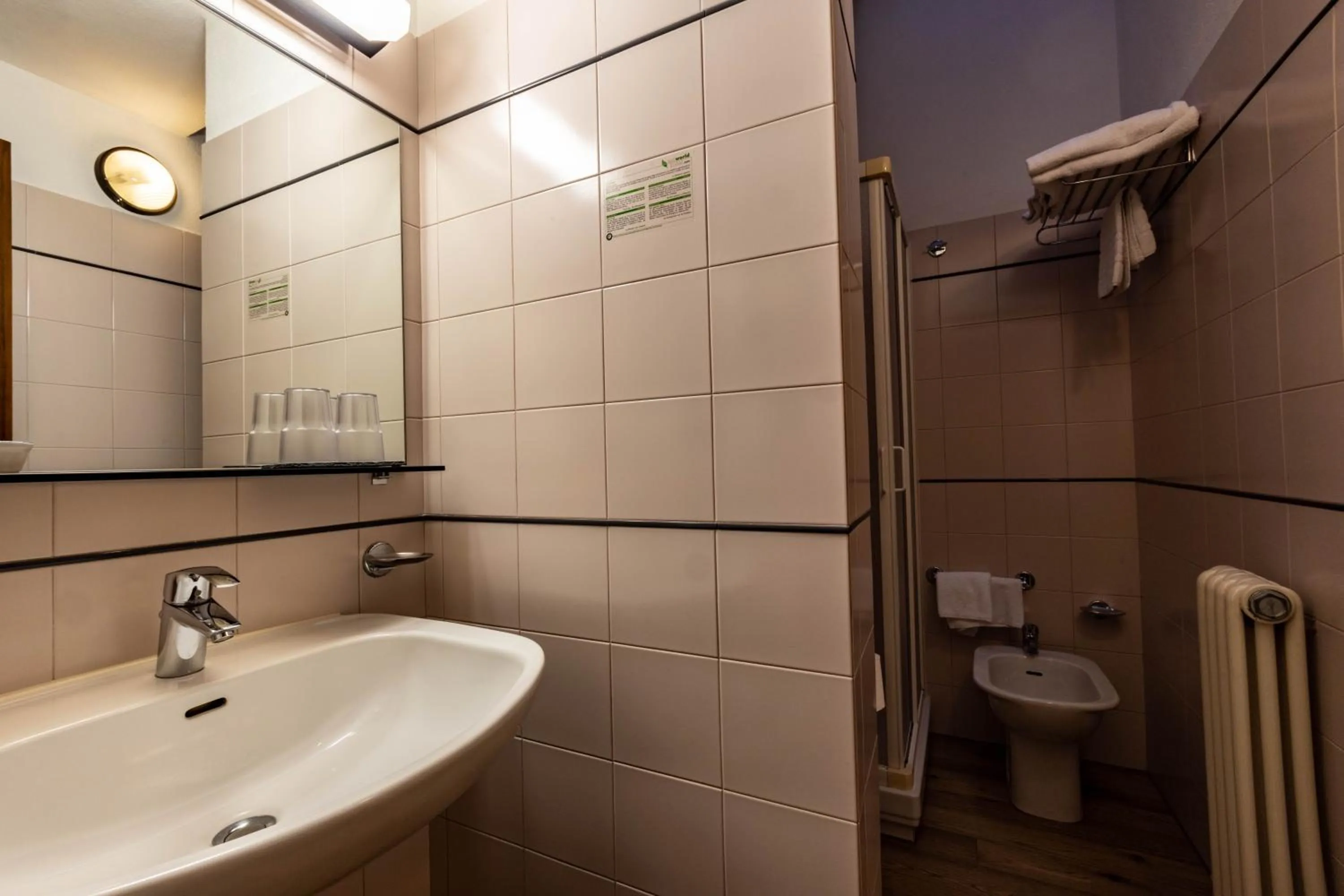 Bathroom in Hotel & Restaurant Le Charaban