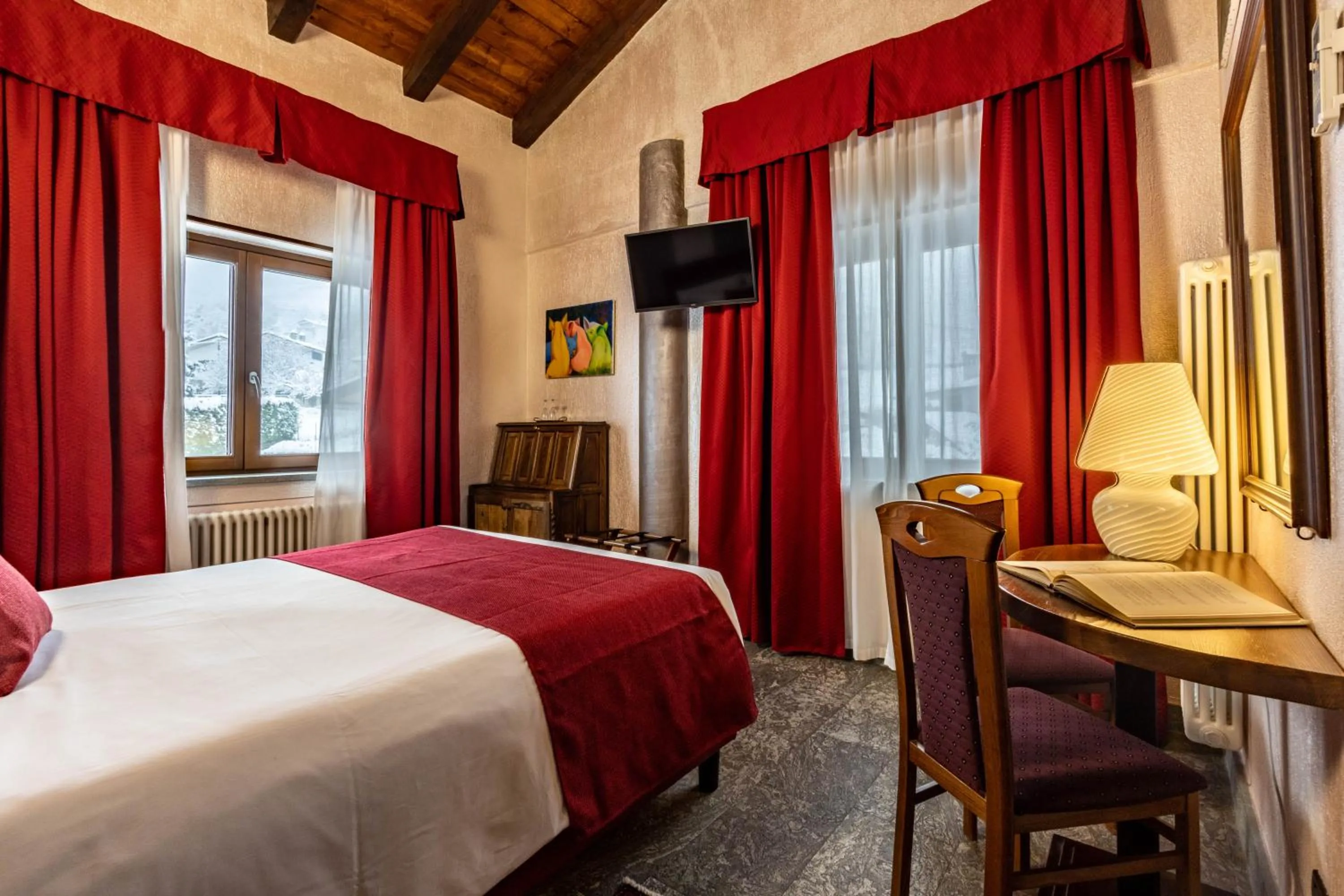 Bedroom, Bed in Hotel & Restaurant Le Charaban