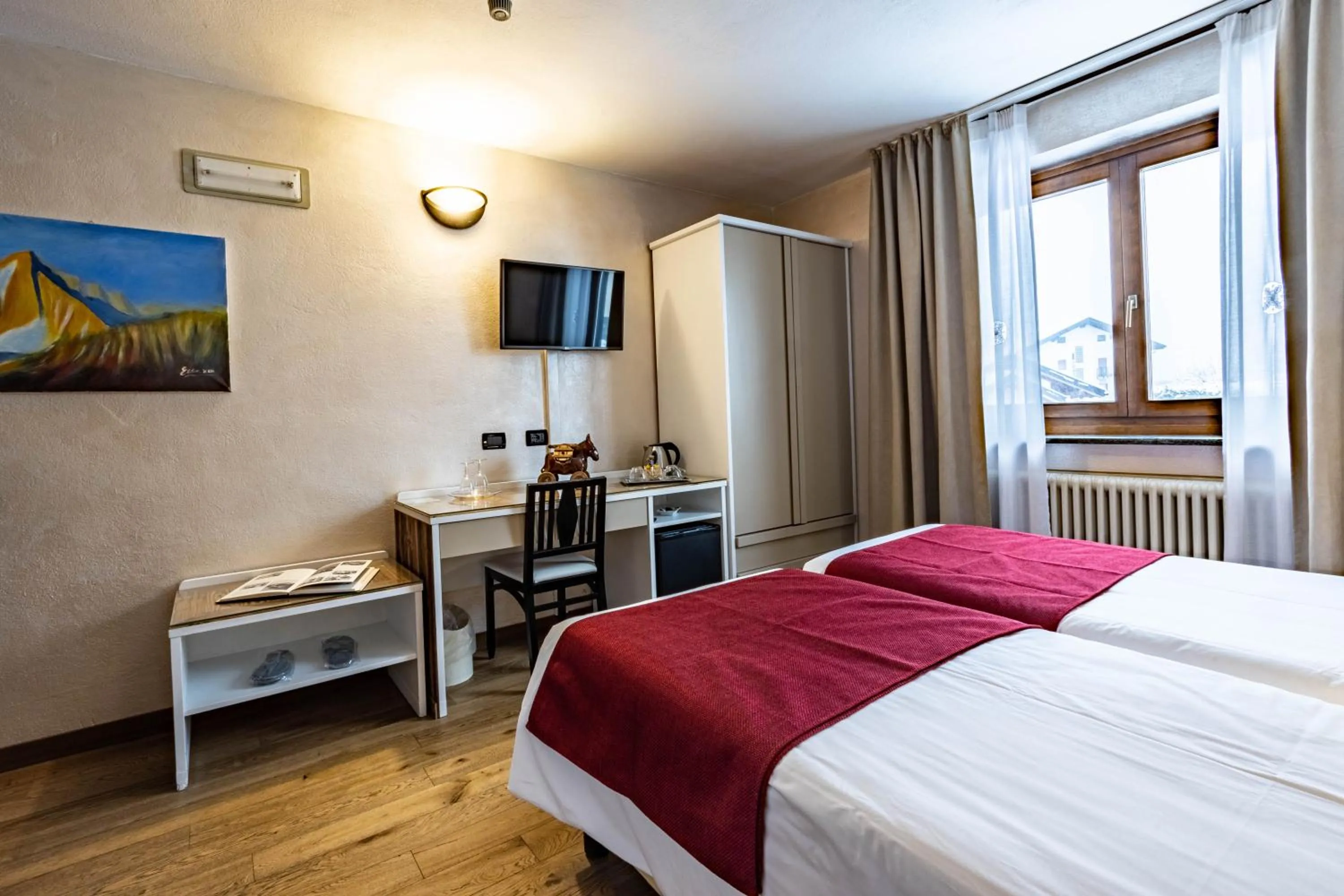 Bedroom, Bed in Hotel & Restaurant Le Charaban