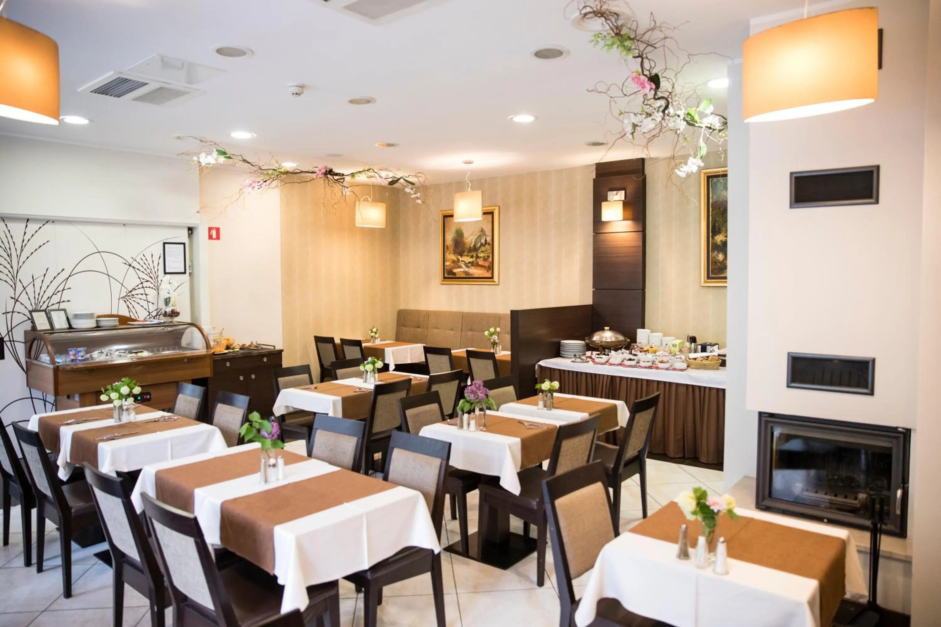 Restaurant/places to eat in Hotel Mangart