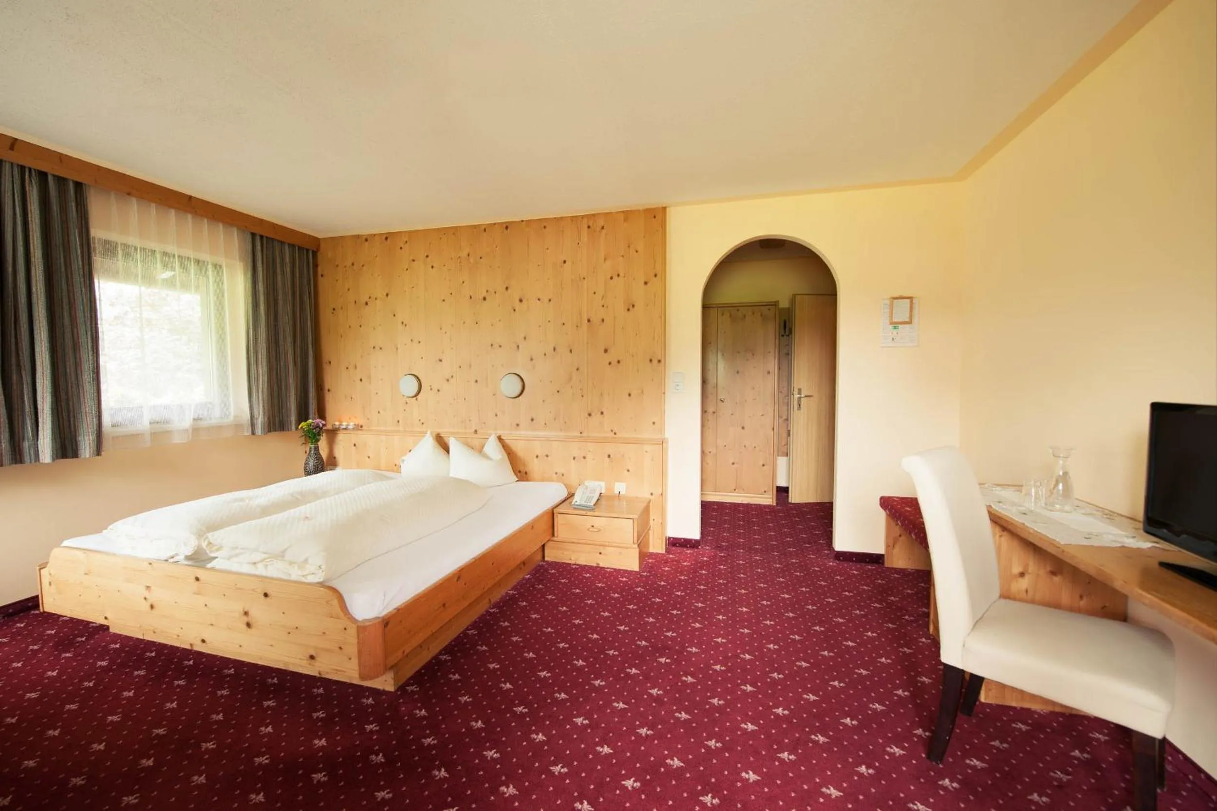 Photo of the whole room, Bed in Hotel Steuxner