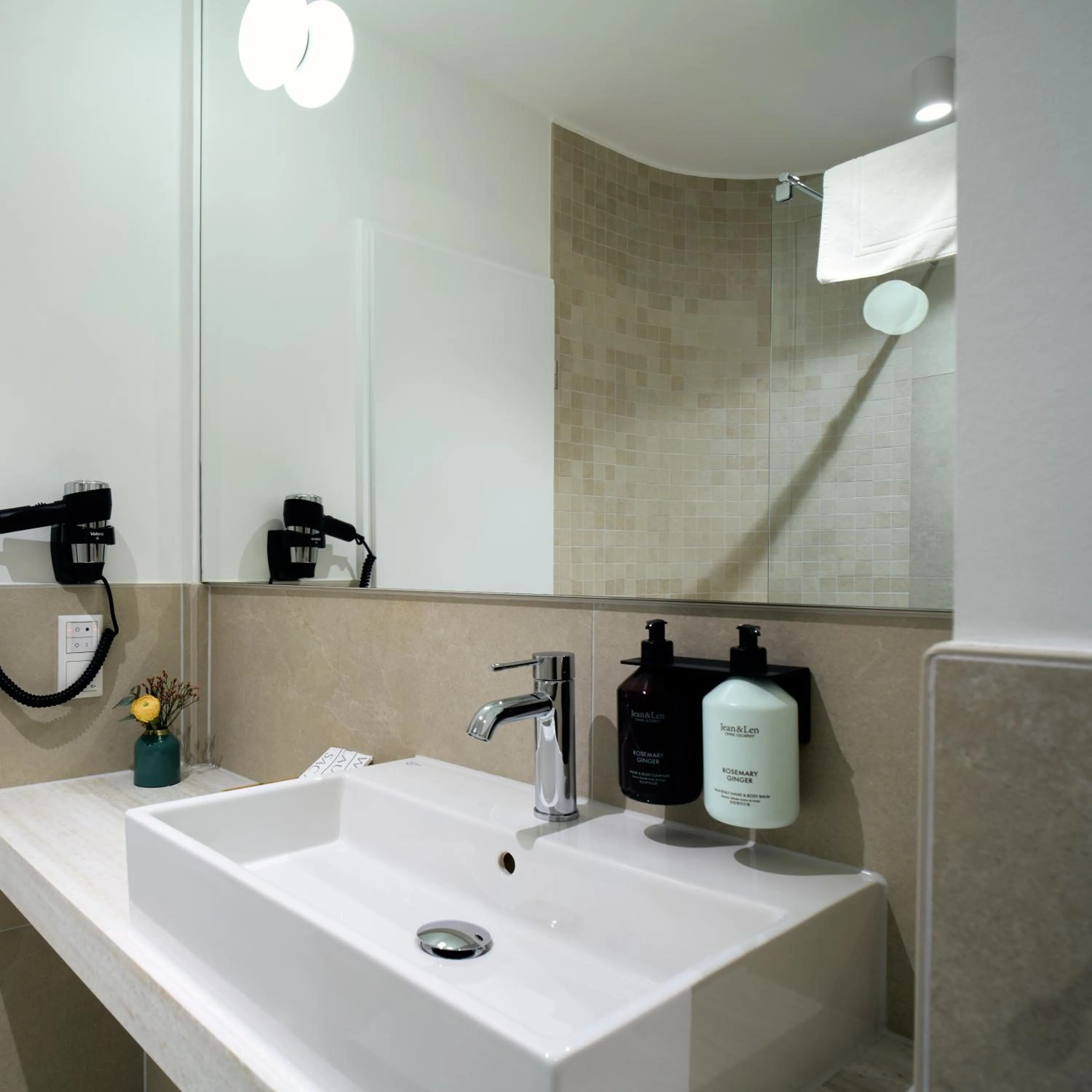 Bathroom in Hotel Engbert