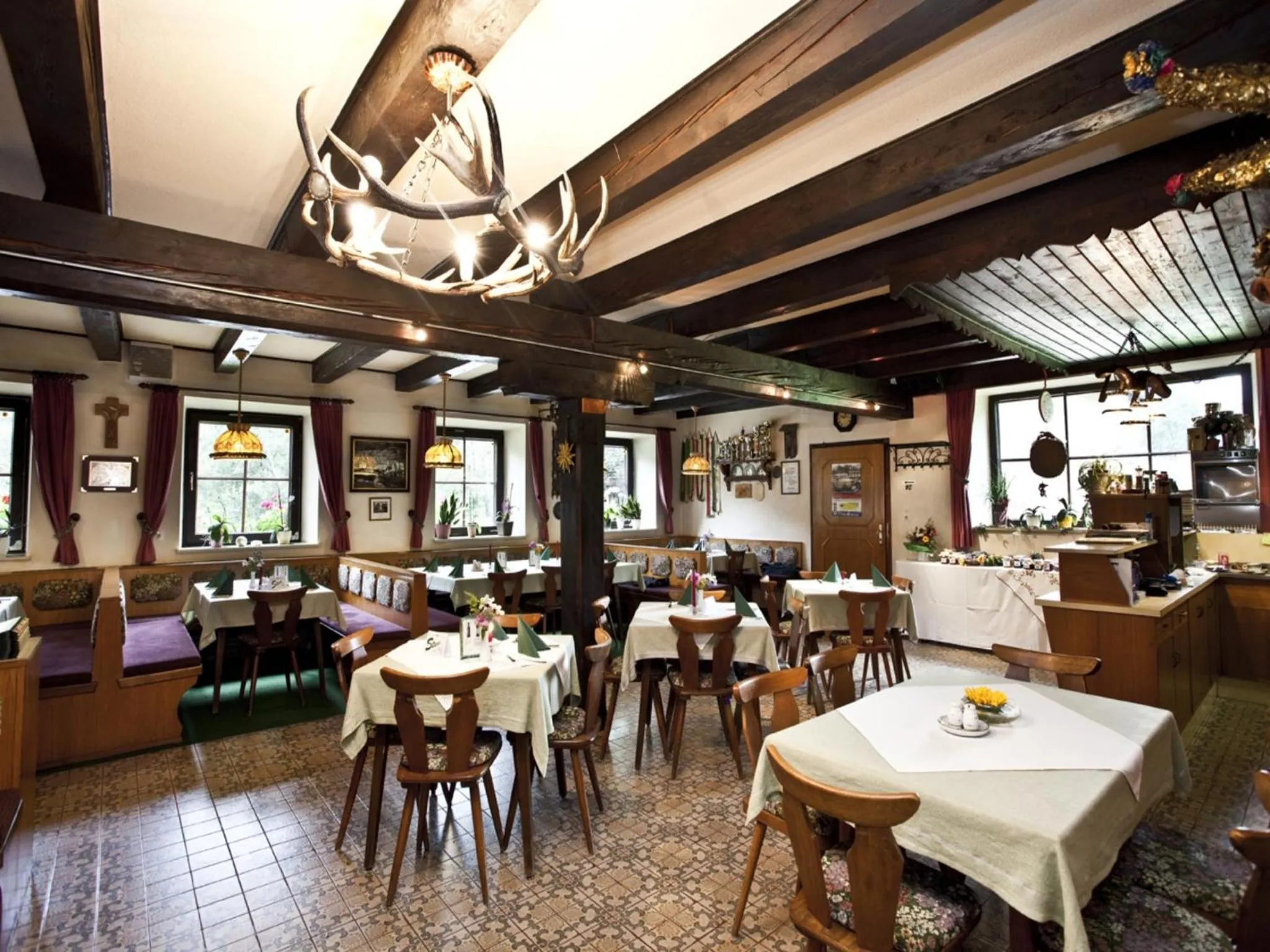 Restaurant/places to eat in Landhotel Lacknerhof
