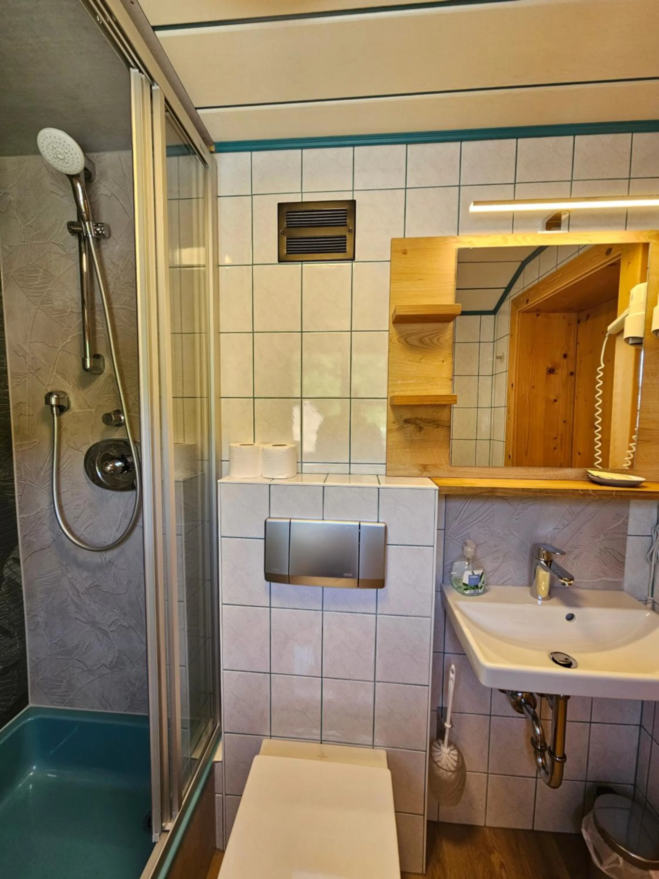 Bathroom in Landhotel Lacknerhof