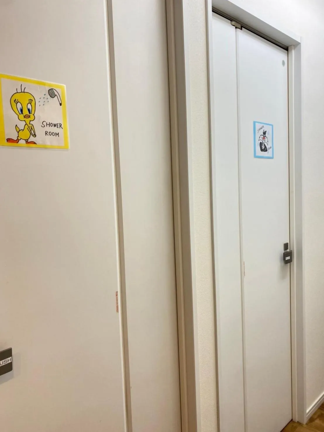 Shower in Bonfire Hostel Osaka