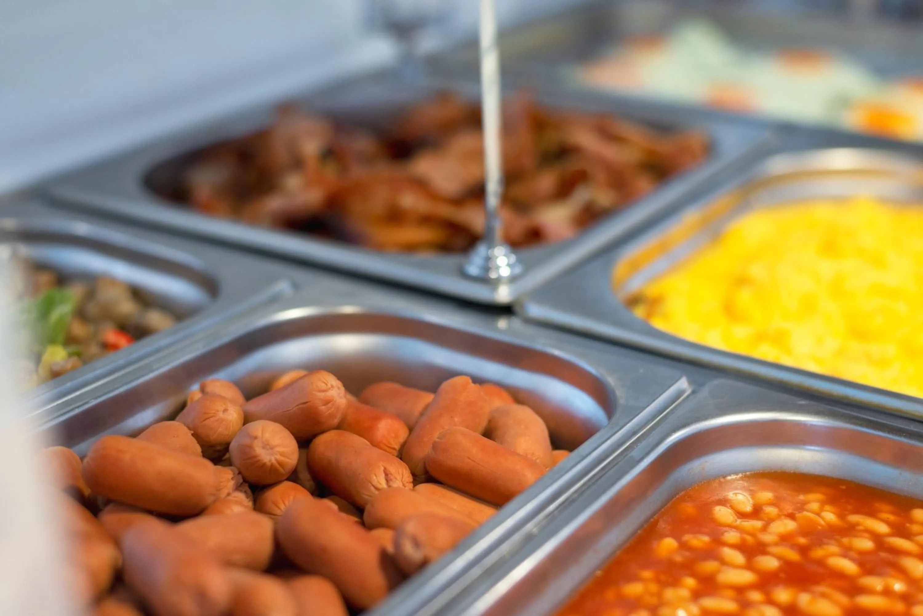 Restaurant/places to eat in Athena Hotel