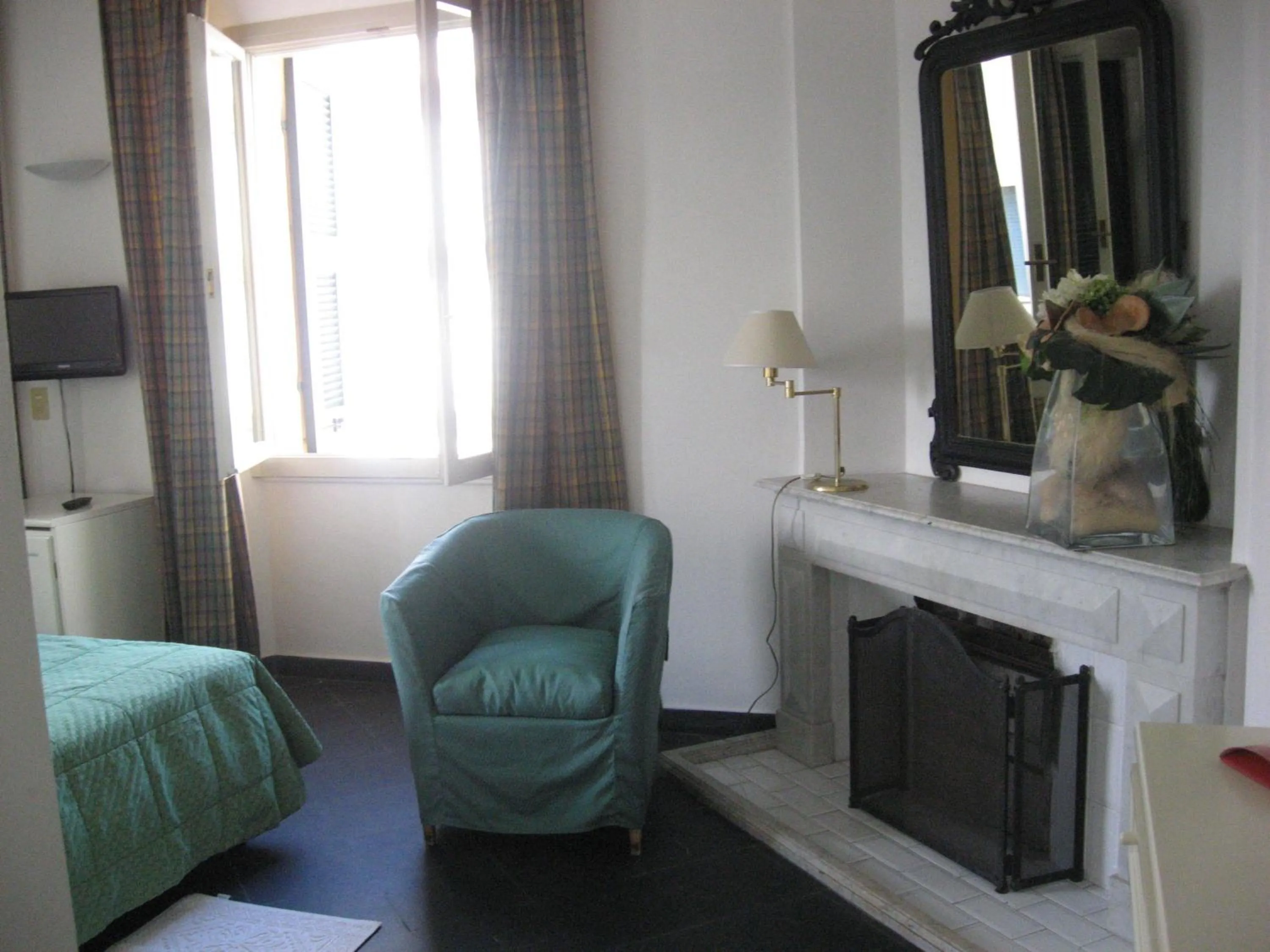 Photo of the whole room in Hotel Beau Rivage