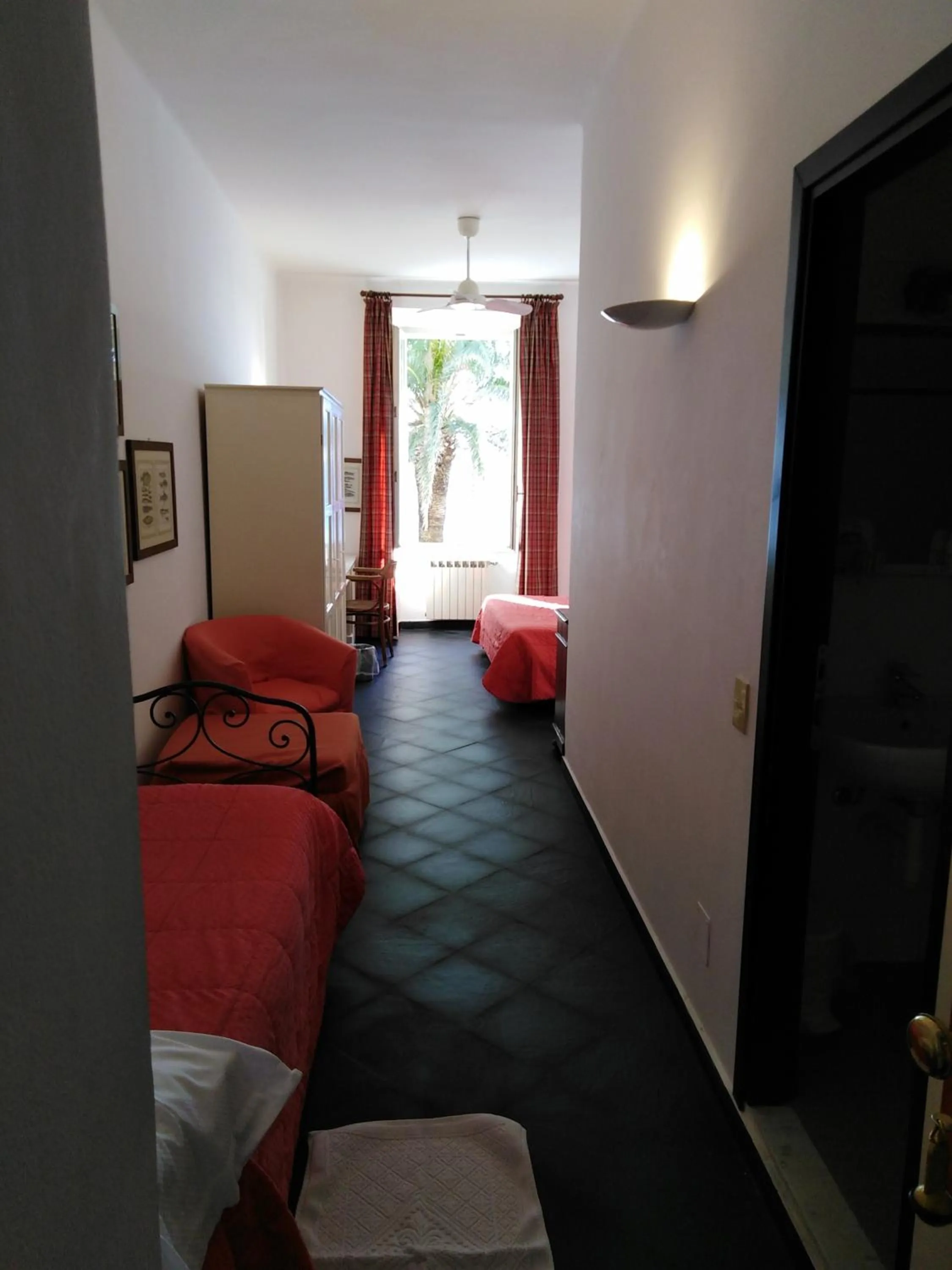 Photo of the whole room, Bed in Hotel Beau Rivage