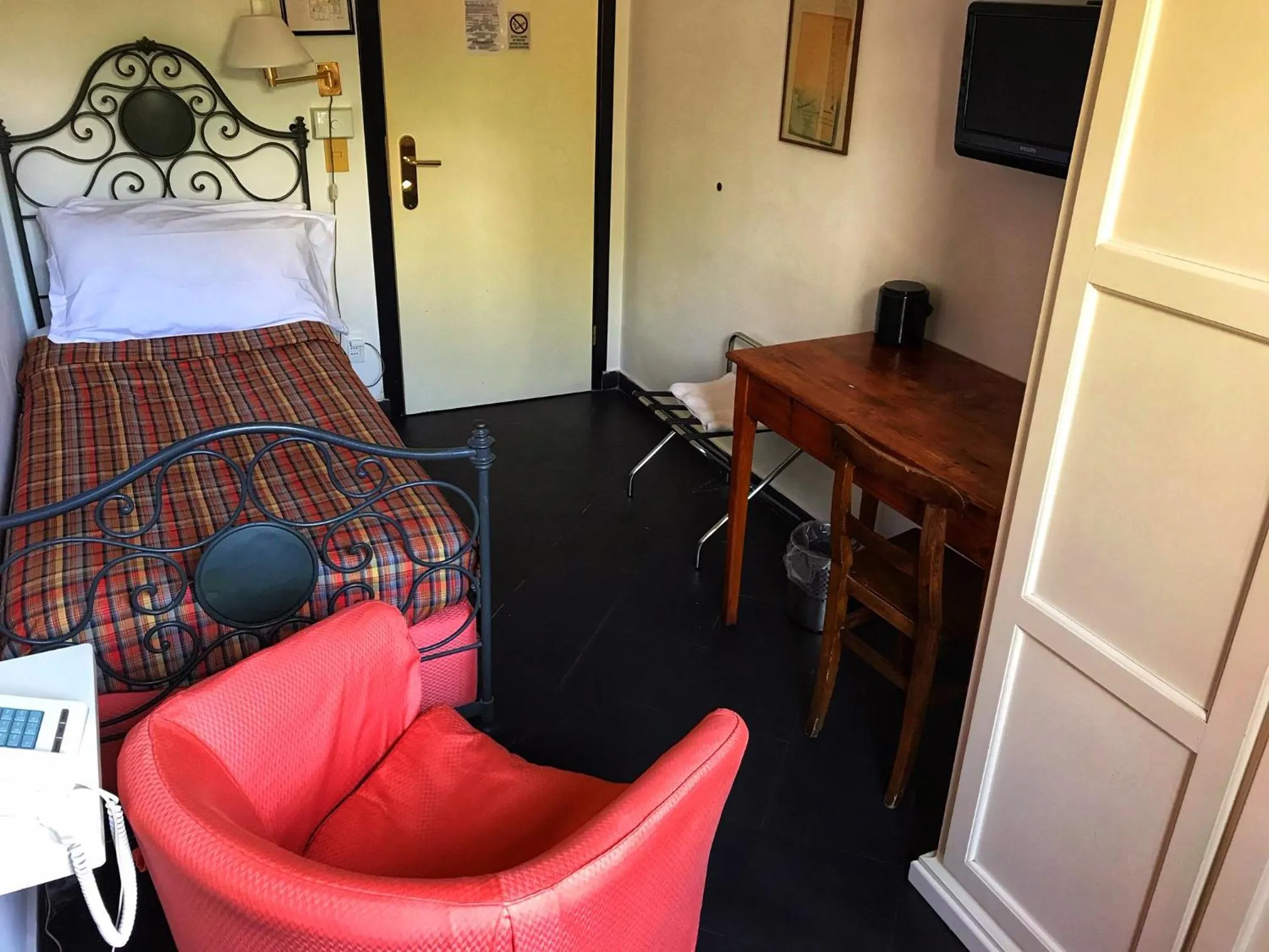 Bed in Hotel Beau Rivage