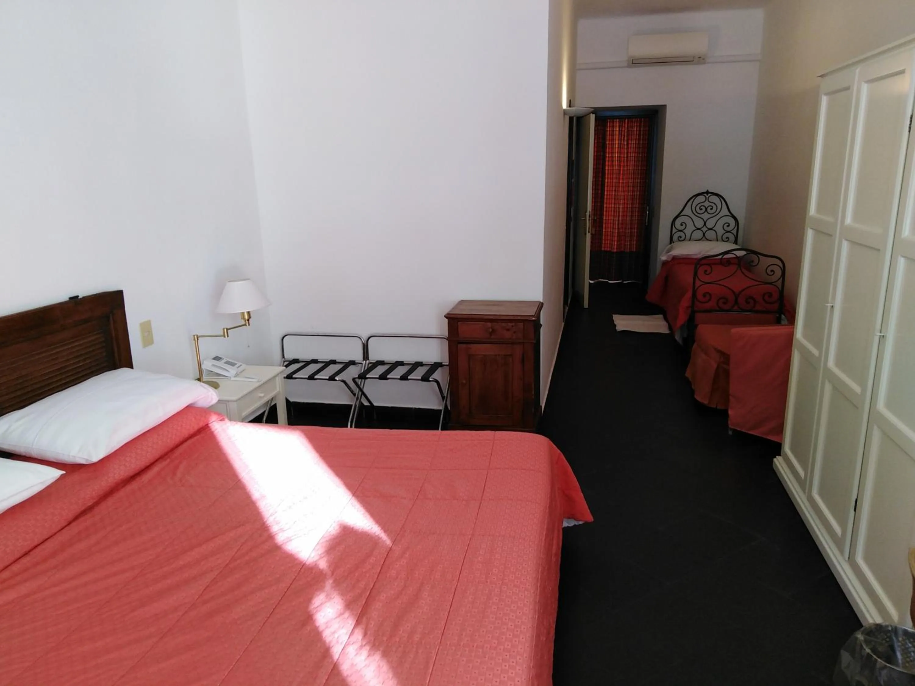 Photo of the whole room, Bed in Hotel Beau Rivage